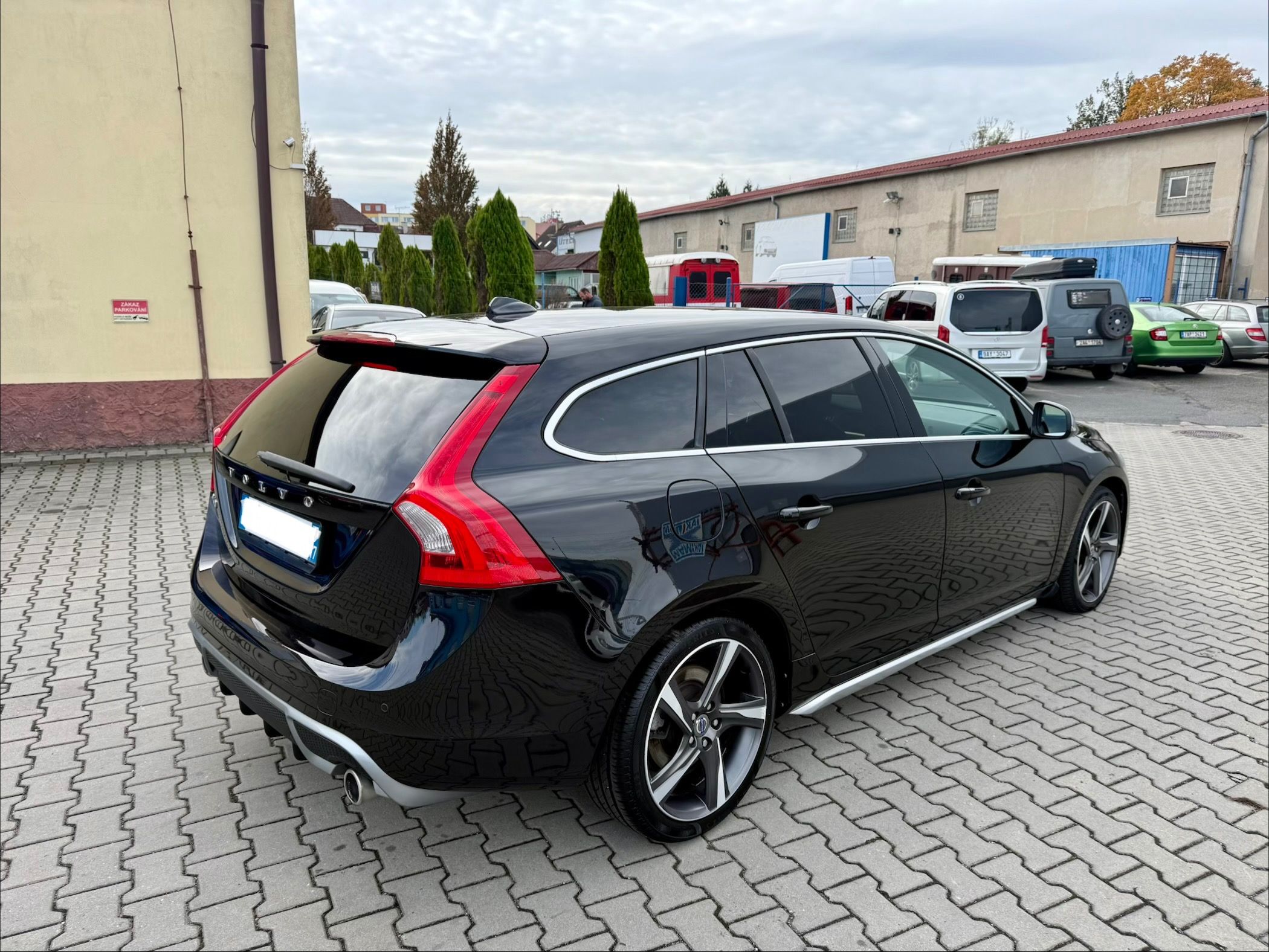 Volvo V60, 2.0 D4 R-Design 5. valec, DPH - fotka 5