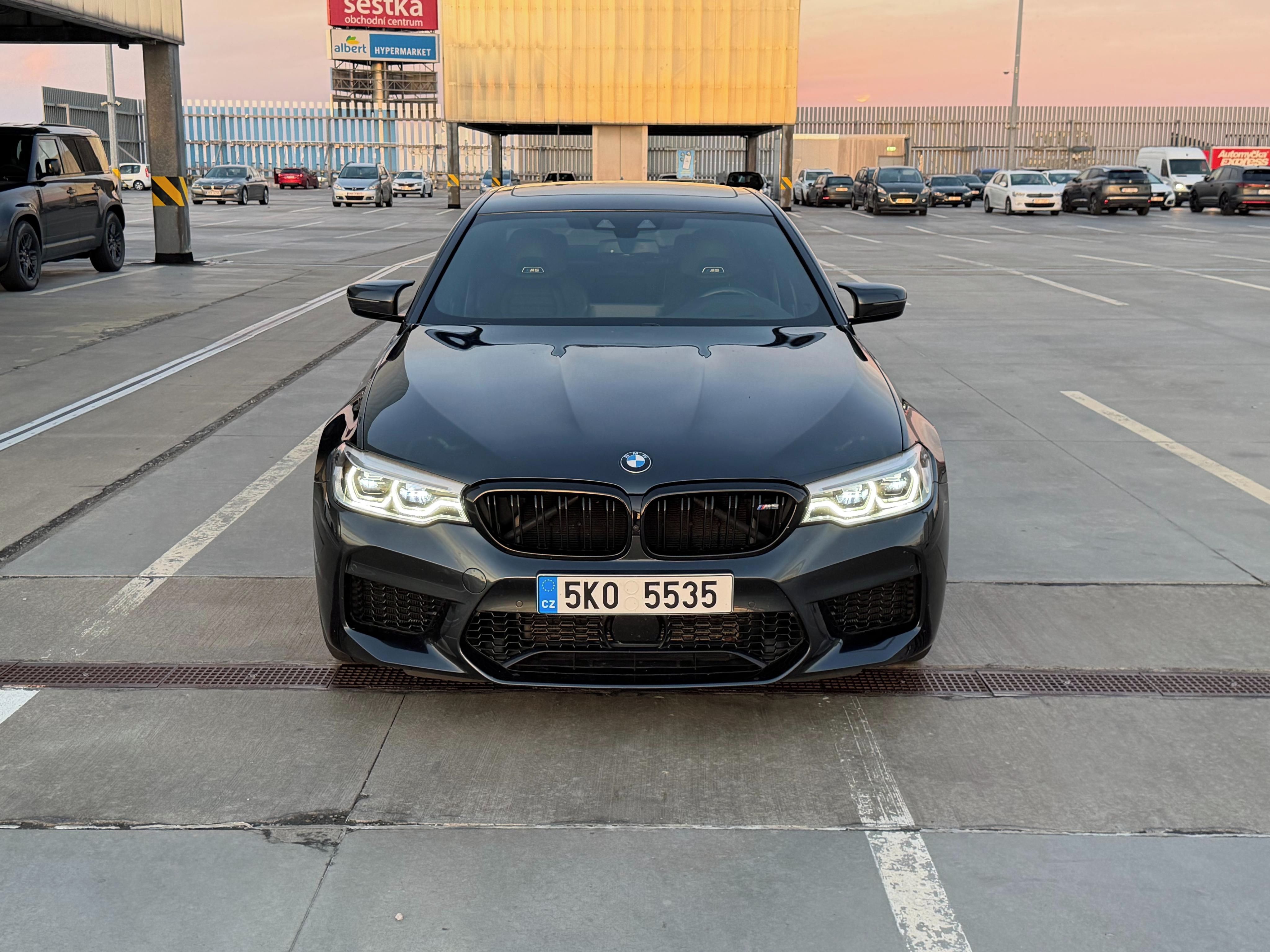 BMW M5, NEBOURANÉ , ZÁRUKA .