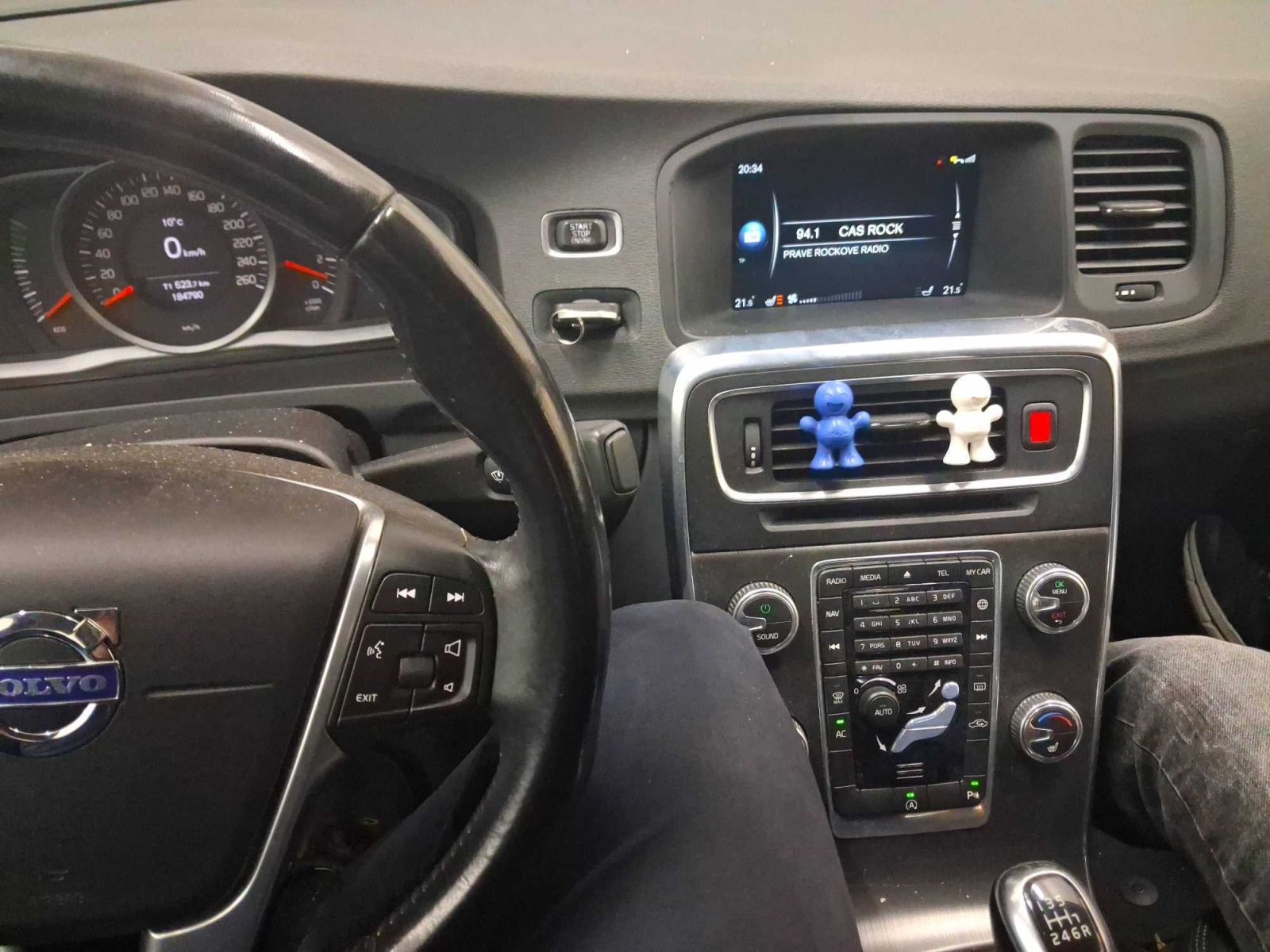 Volvo S60, D4, Serv.kniha, Navi - fotka 3