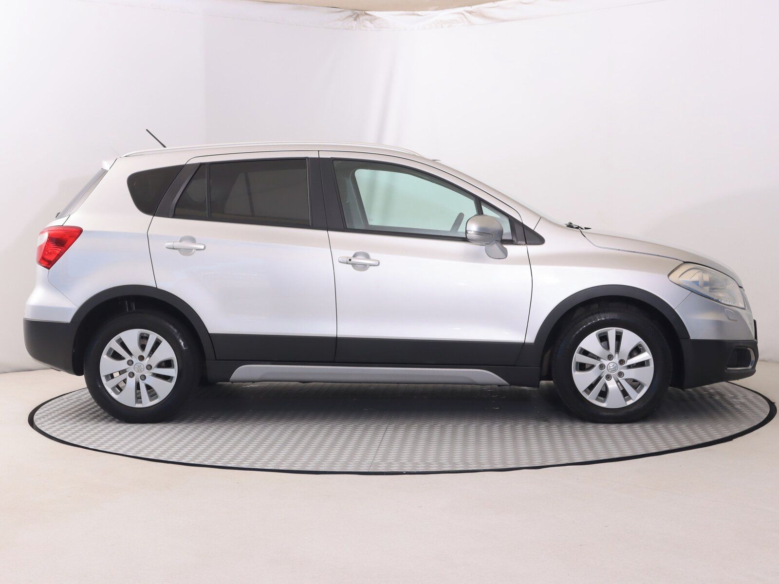 Suzuki SX4 S-Cross, 1.6 DDiS, Serv.kniha - fotka 6