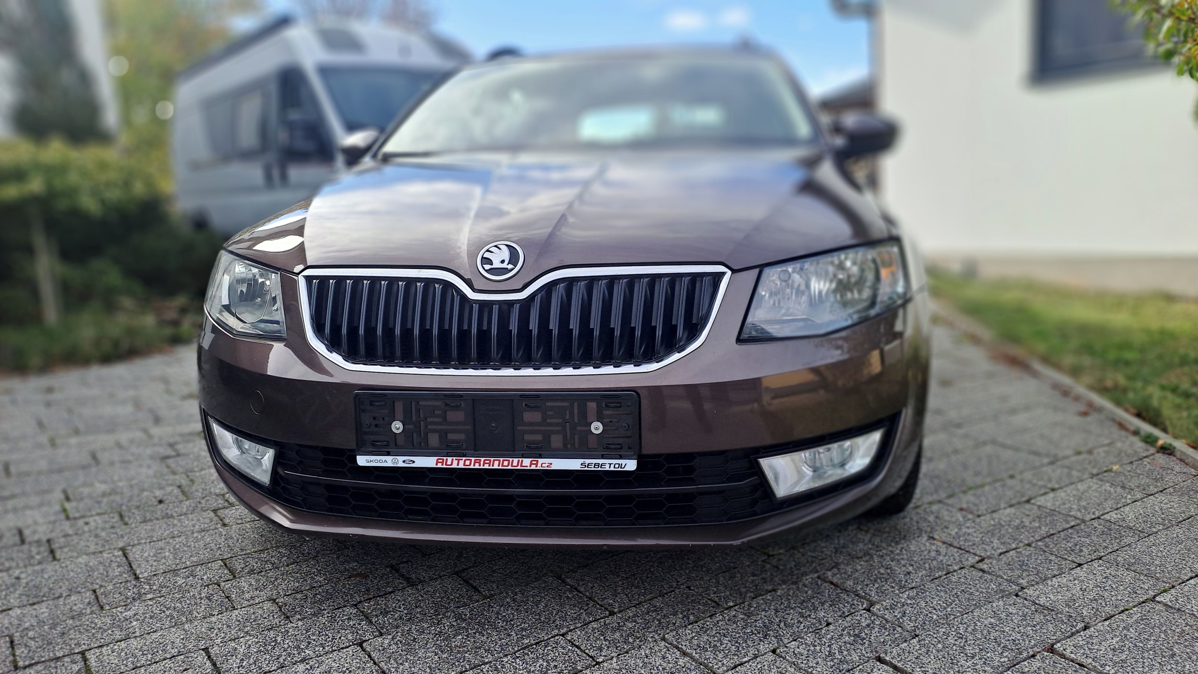 Škoda Octavia, 1,6TDI AMBITION SERVISKA - fotka 3