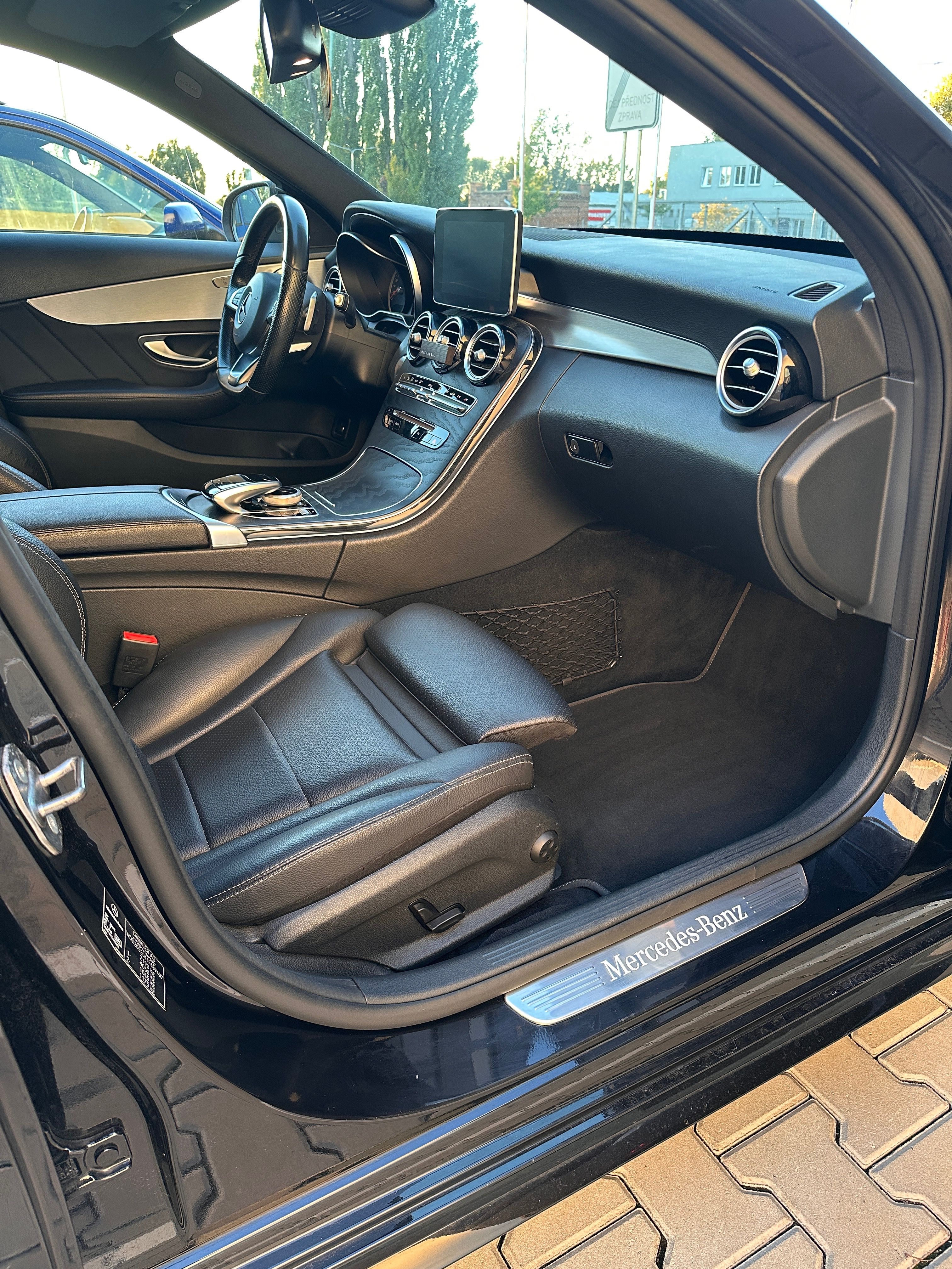 Mercedes-Benz Třídy C, Mercedes Benz W205 C220 9g - fotka 6