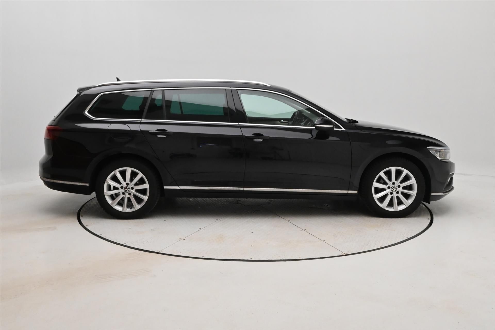 Volkswagen Passat, 2,0 TDI 110 kW DSG ELEGANCE Zá - fotka 4