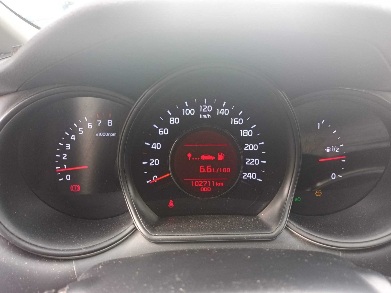 Kia Cee´d, 1.4 CVVT, Klima, El. okna - fotka 3
