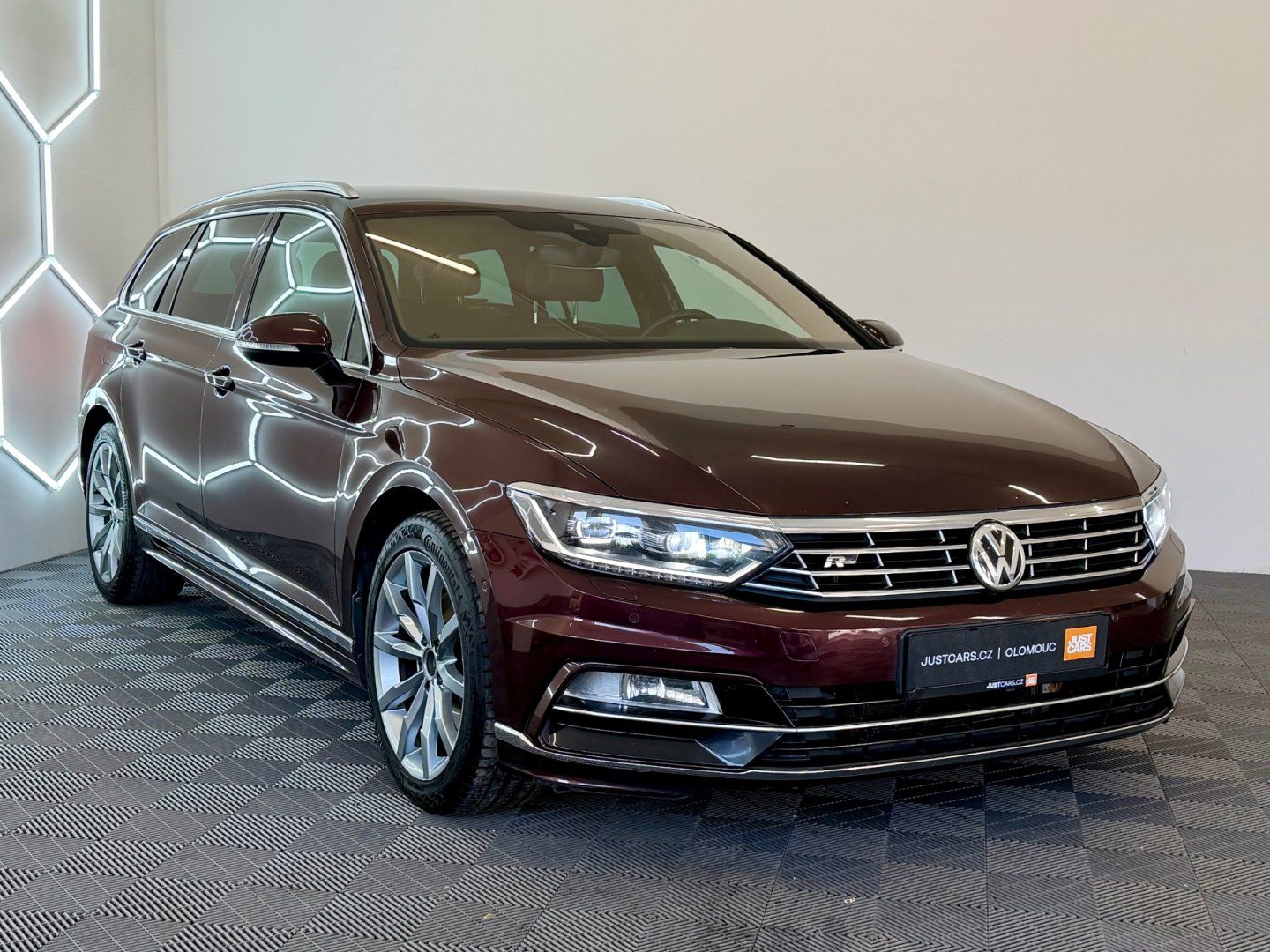 Volkswagen Passat Variant, 2.0 TDI 140kW R-LINE/FULL LED - fotka 4