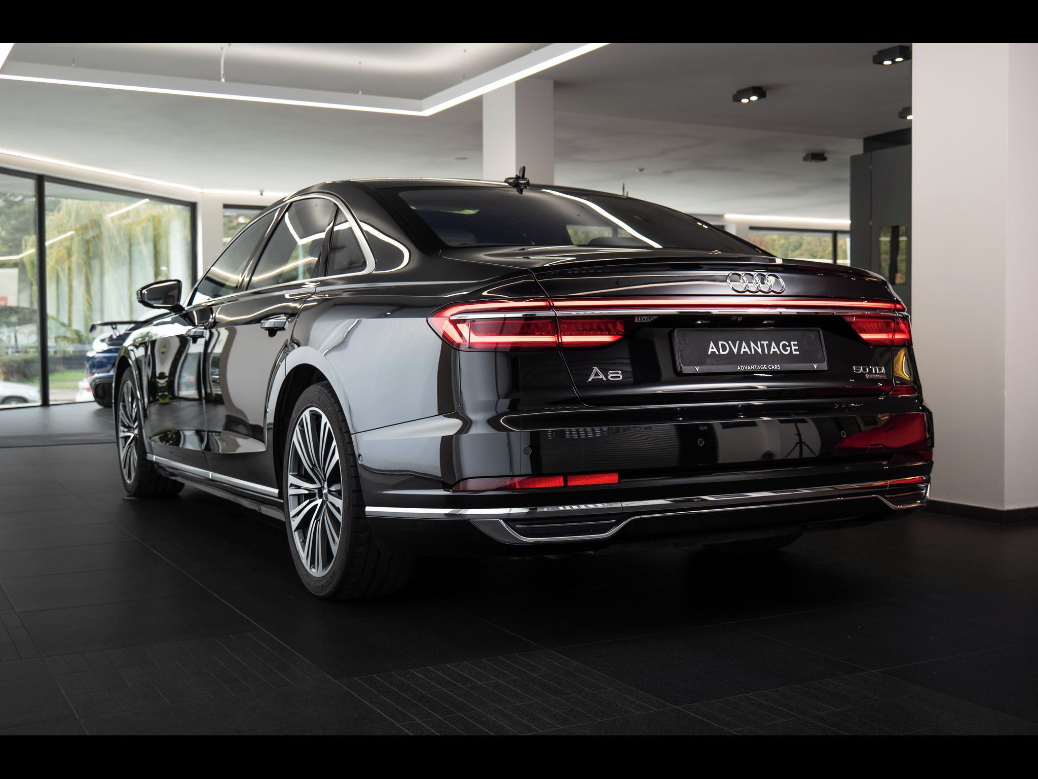 Audi A8, Vzduch. podvozek/Masážní - fotka 4
