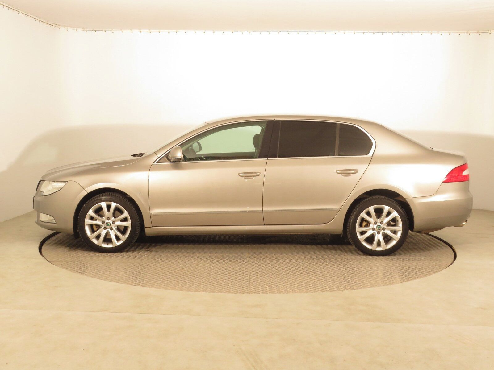 Škoda Superb, 2.0 TDI - fotka 3