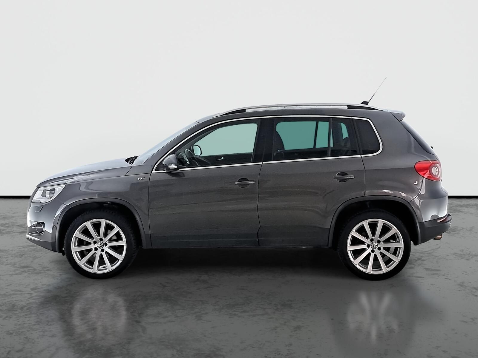 Volkswagen Tiguan, 2.0 TSI, R-Line, 4X4, Automat - fotka 3