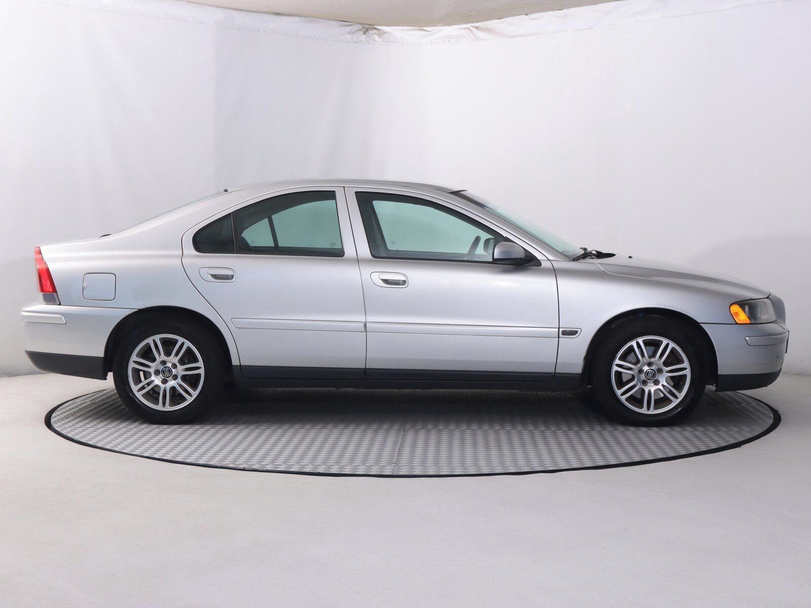 Volvo S60, 2.4, po STK, jezdí výborně - fotka 6