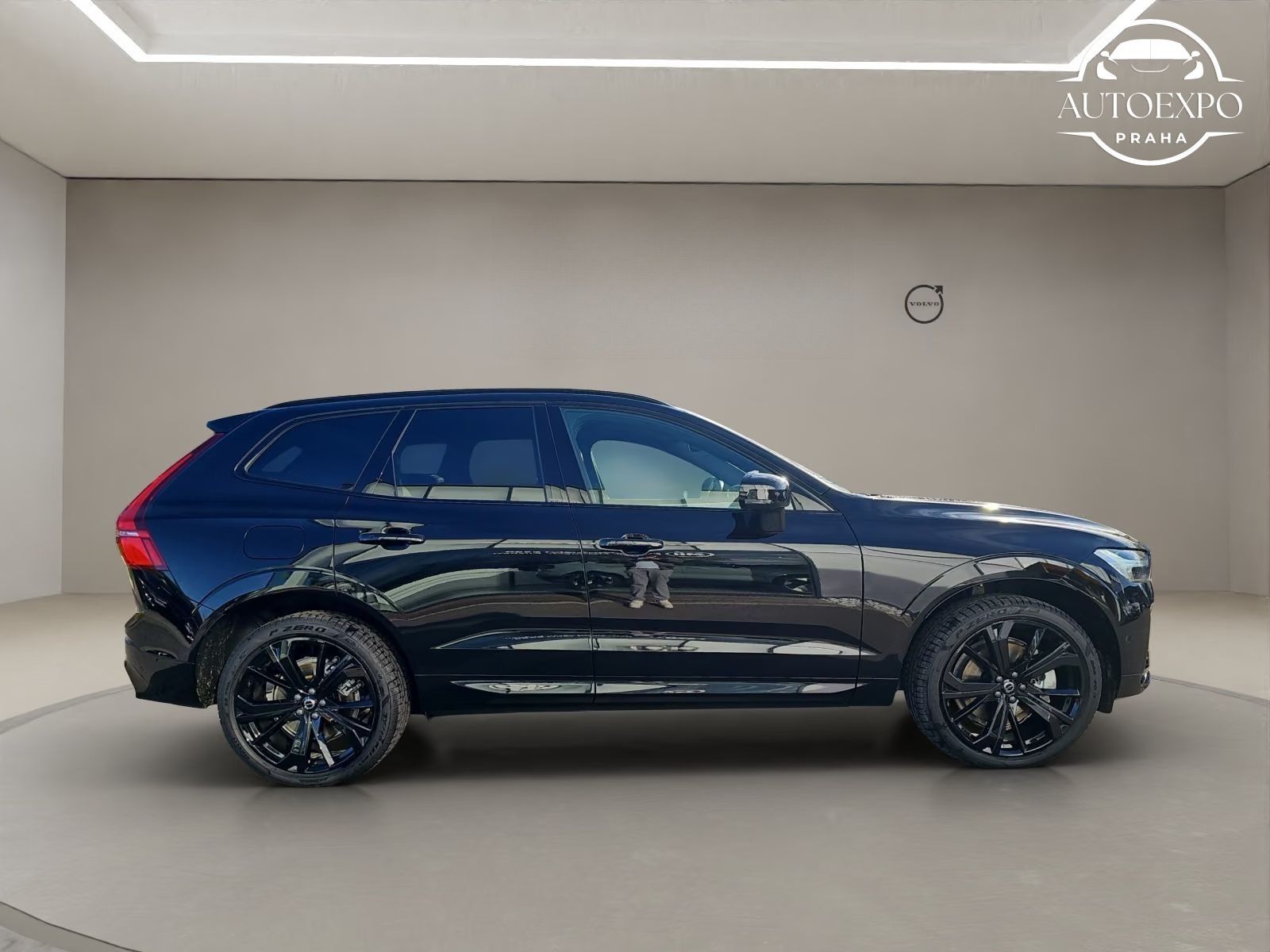 Volvo XC60, T8 AWD Plus Black Edition - fotka 3