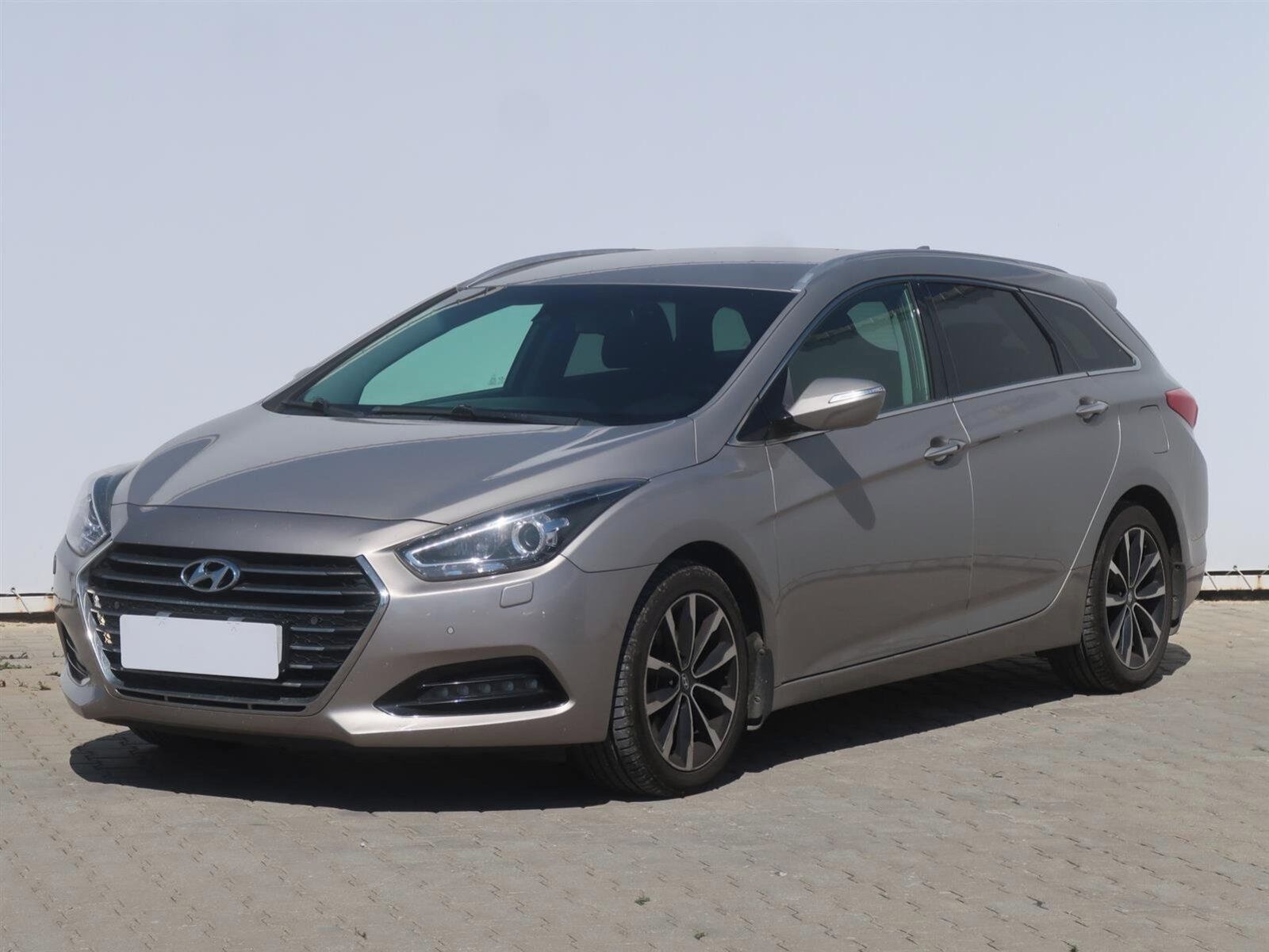 Hyundai i40, 1.7 CRDi, Automat, Serv.kniha - fotka 2