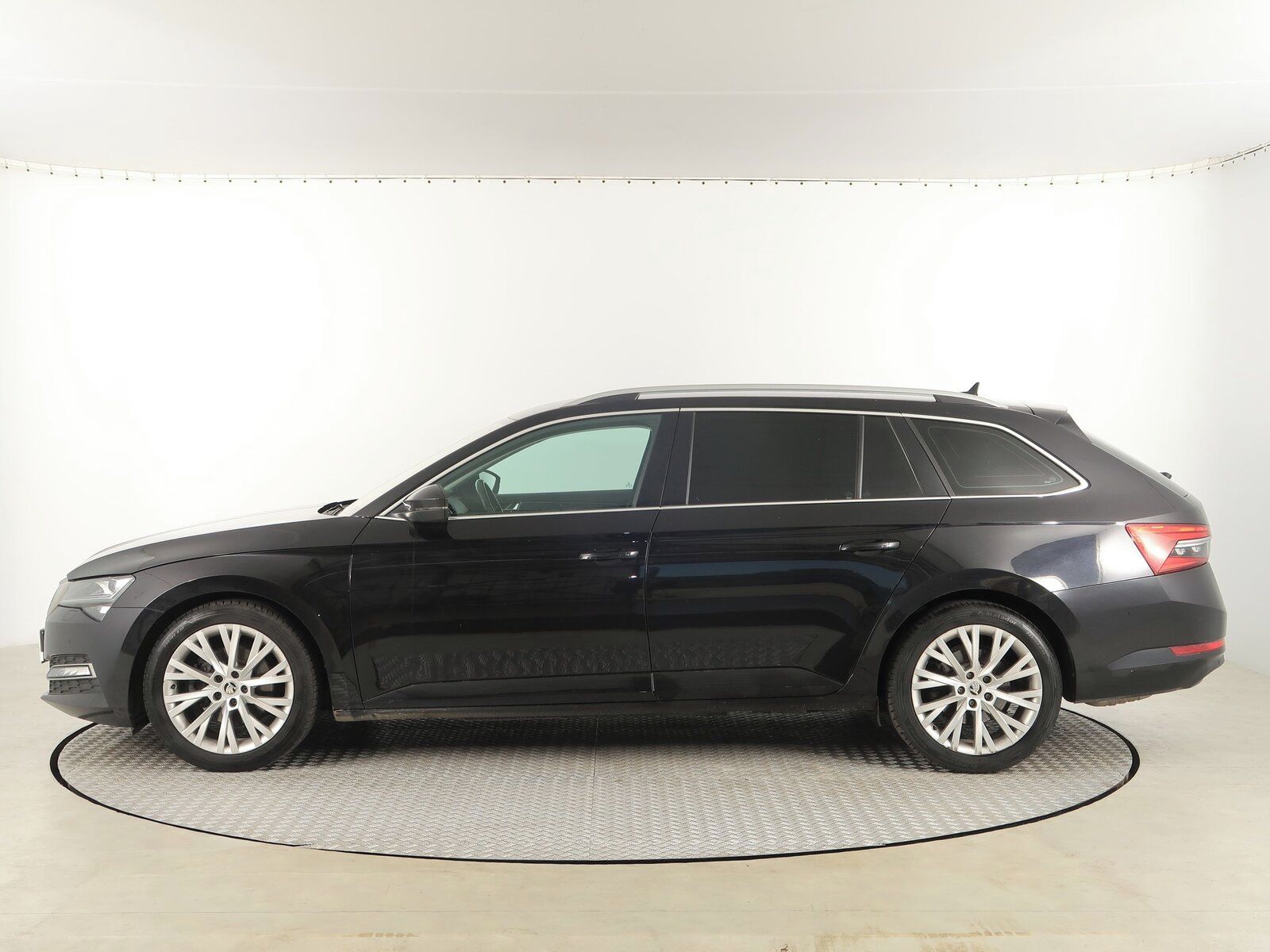 Škoda Superb, 2.0 TDI, 4X4, Automat - fotka 3