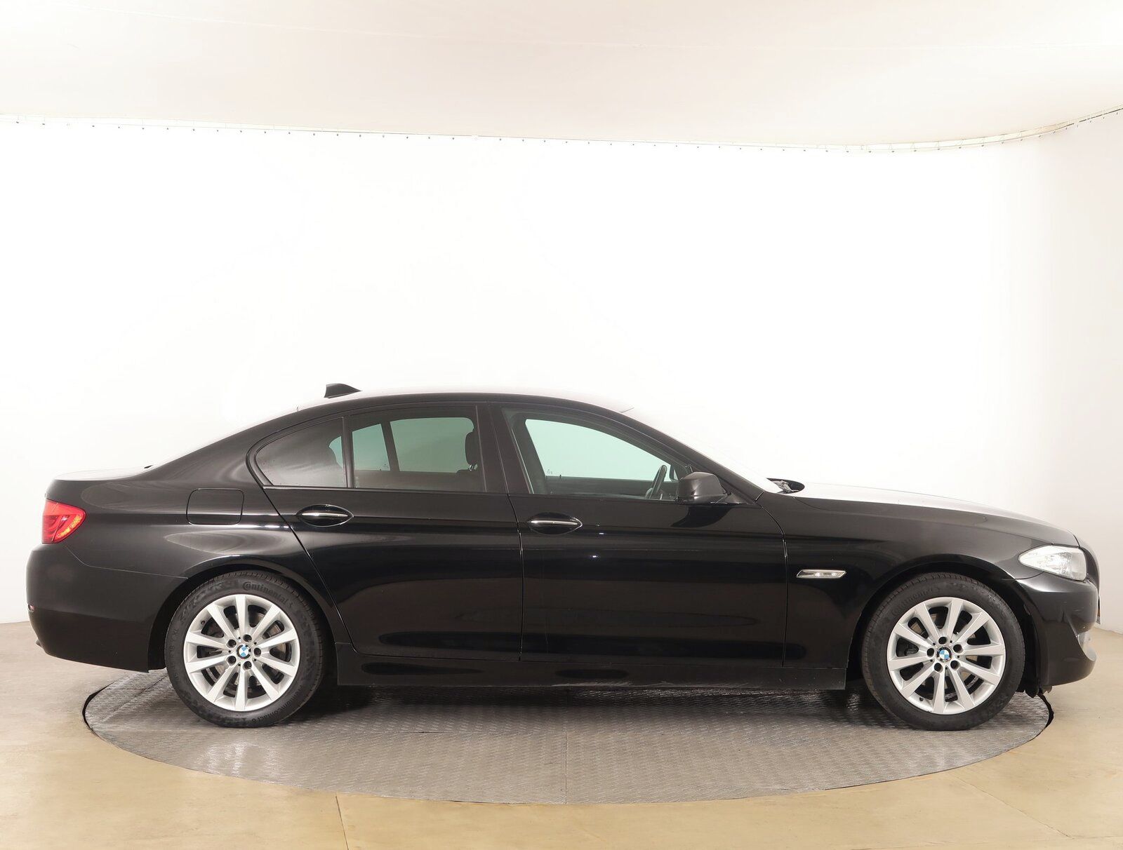 BMW Řada 5, 520d, Automat, Serv.kniha - fotka 6