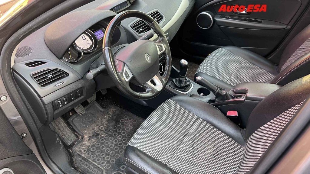 Renault Fluence, 1.6i 16V,ČR - fotka 3