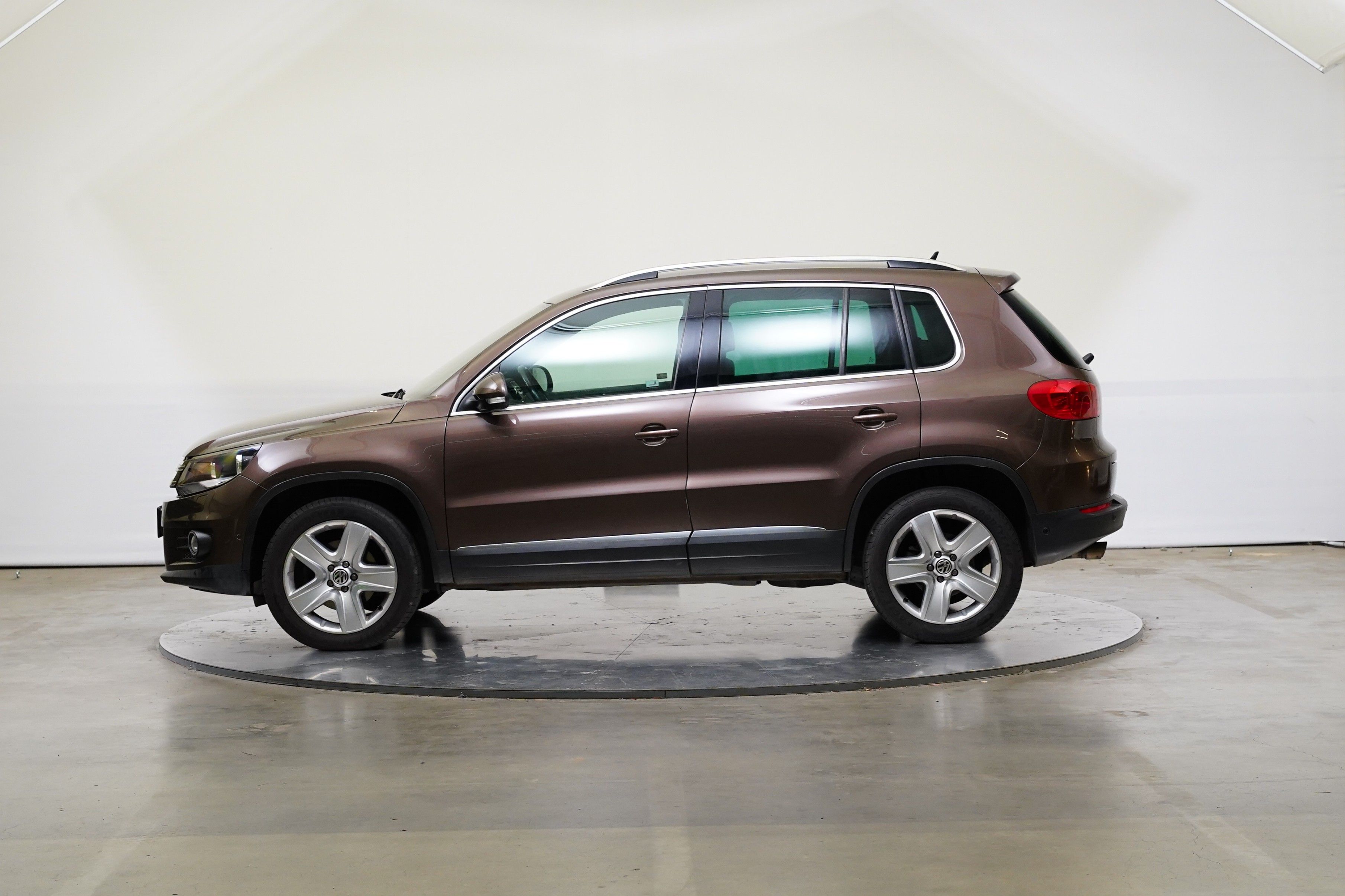 Volkswagen Tiguan, 2.0 TDI 103 kW Sport & Style - fotka 3