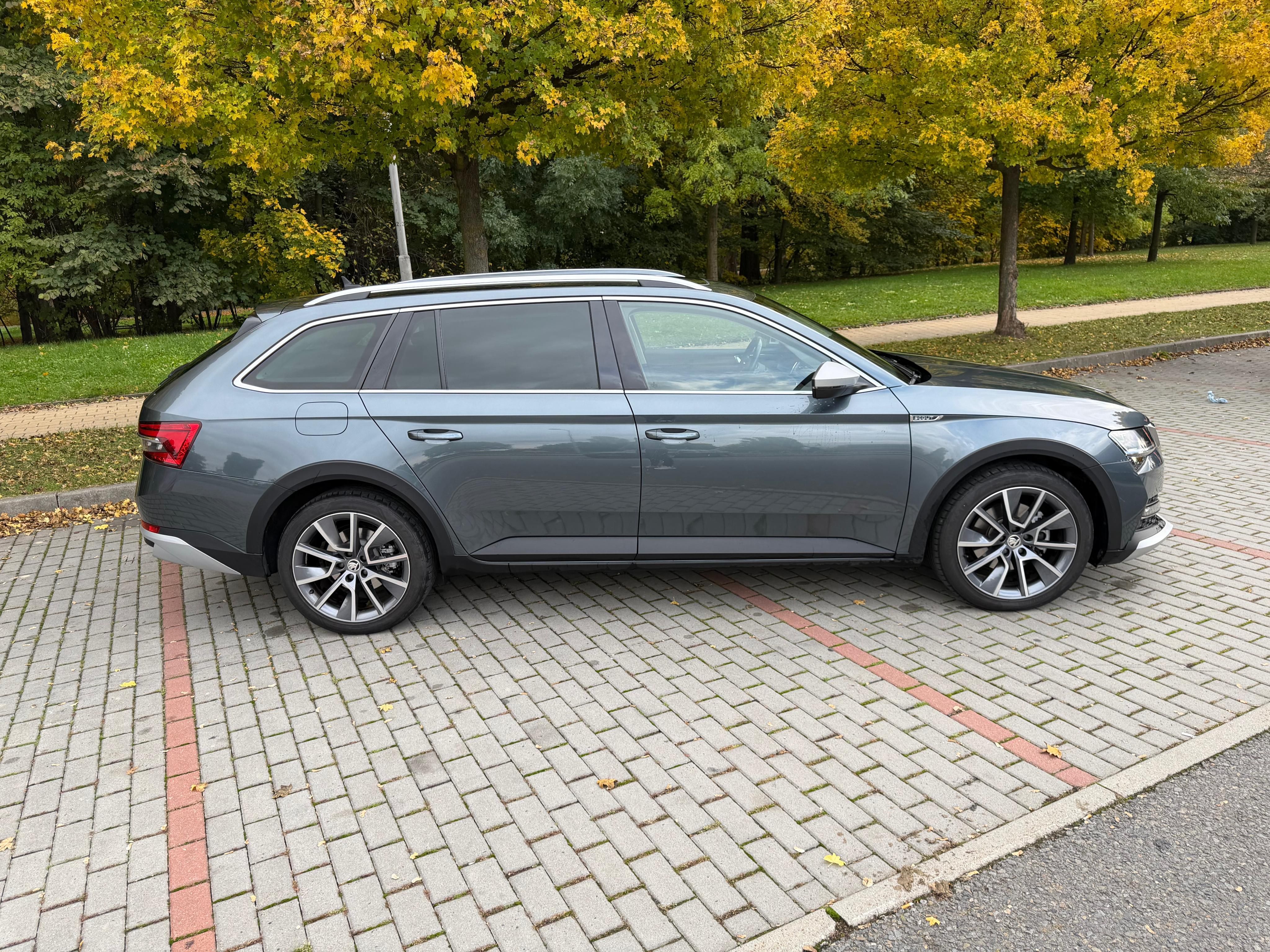 Škoda Superb, Scout 4x4 147kw - fotka 5
