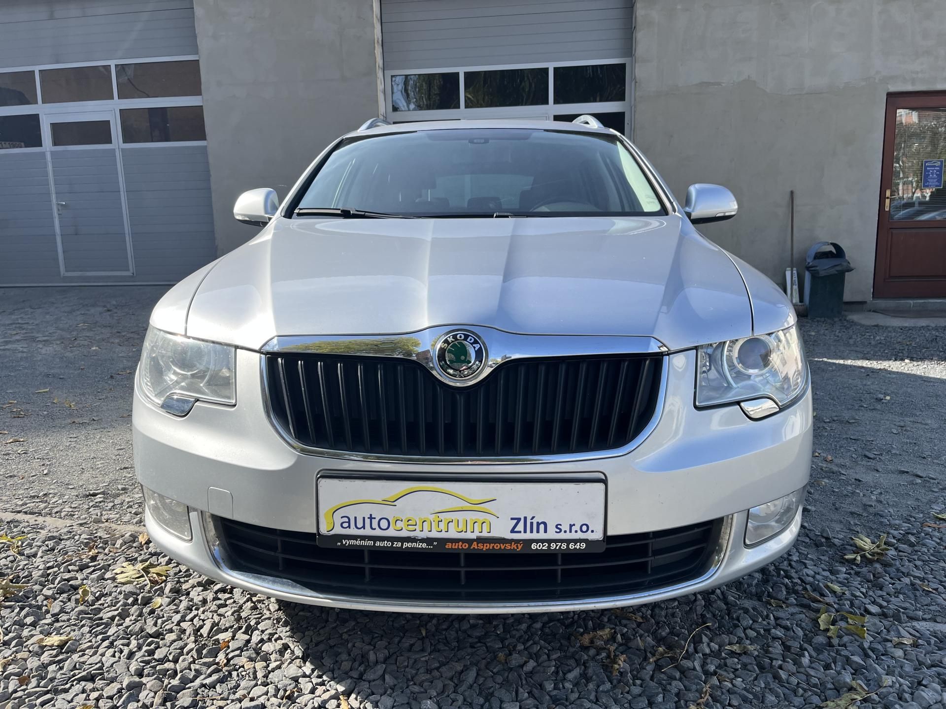 Škoda Superb, 2,0 TDi 103 Kw AMBIENTE - fotka 2