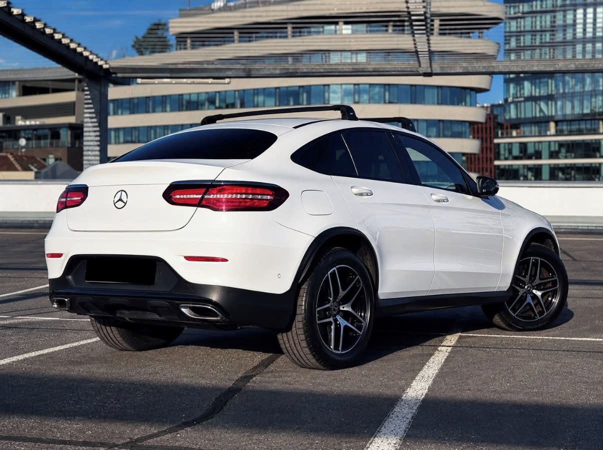 Mercedes-Benz GLC, 250 4MATIC Coupé AMG - fotka 2