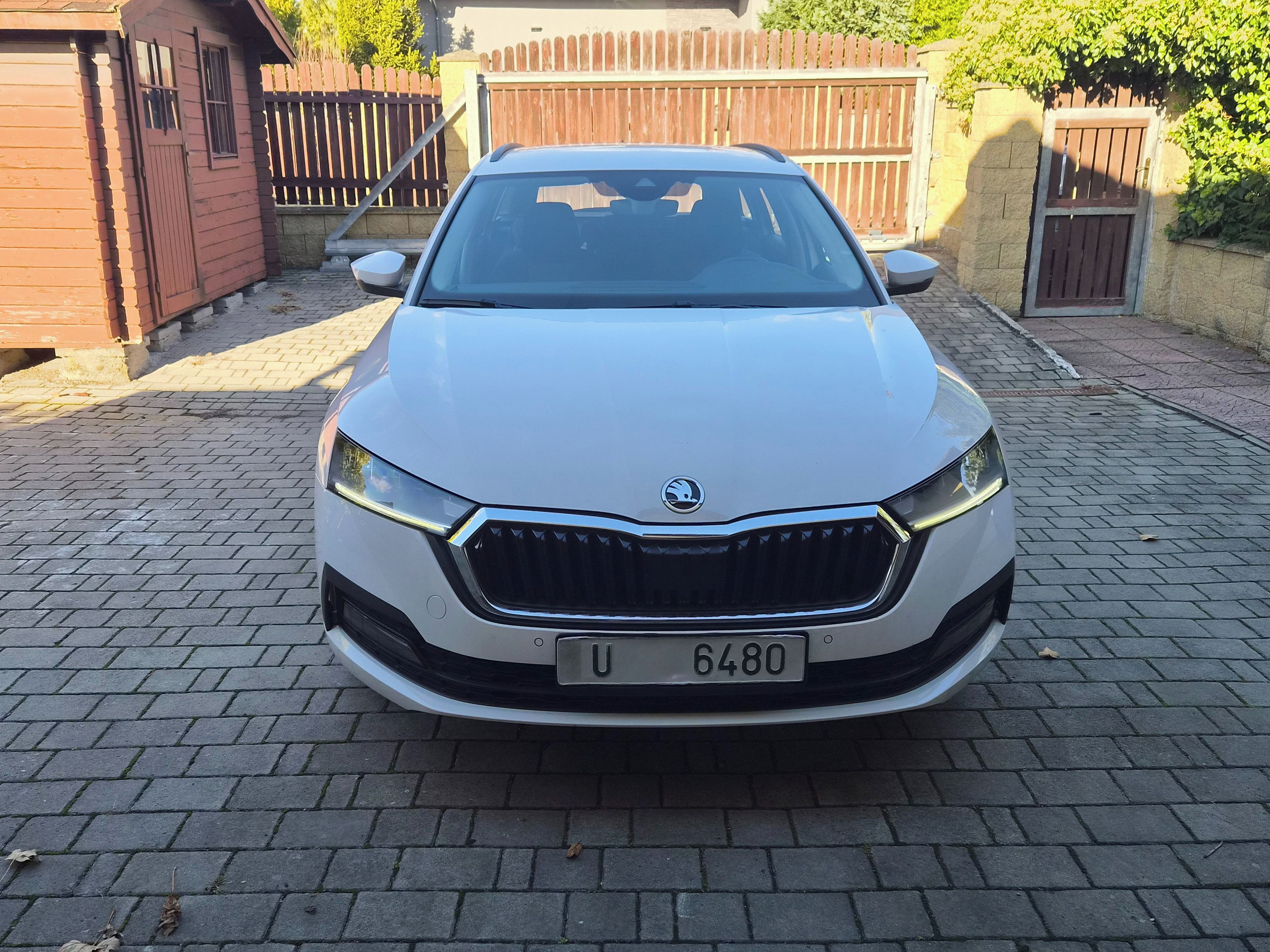 Škoda Octavia, 1,0TSi 81kw VIRTUAL tažný - fotka 2