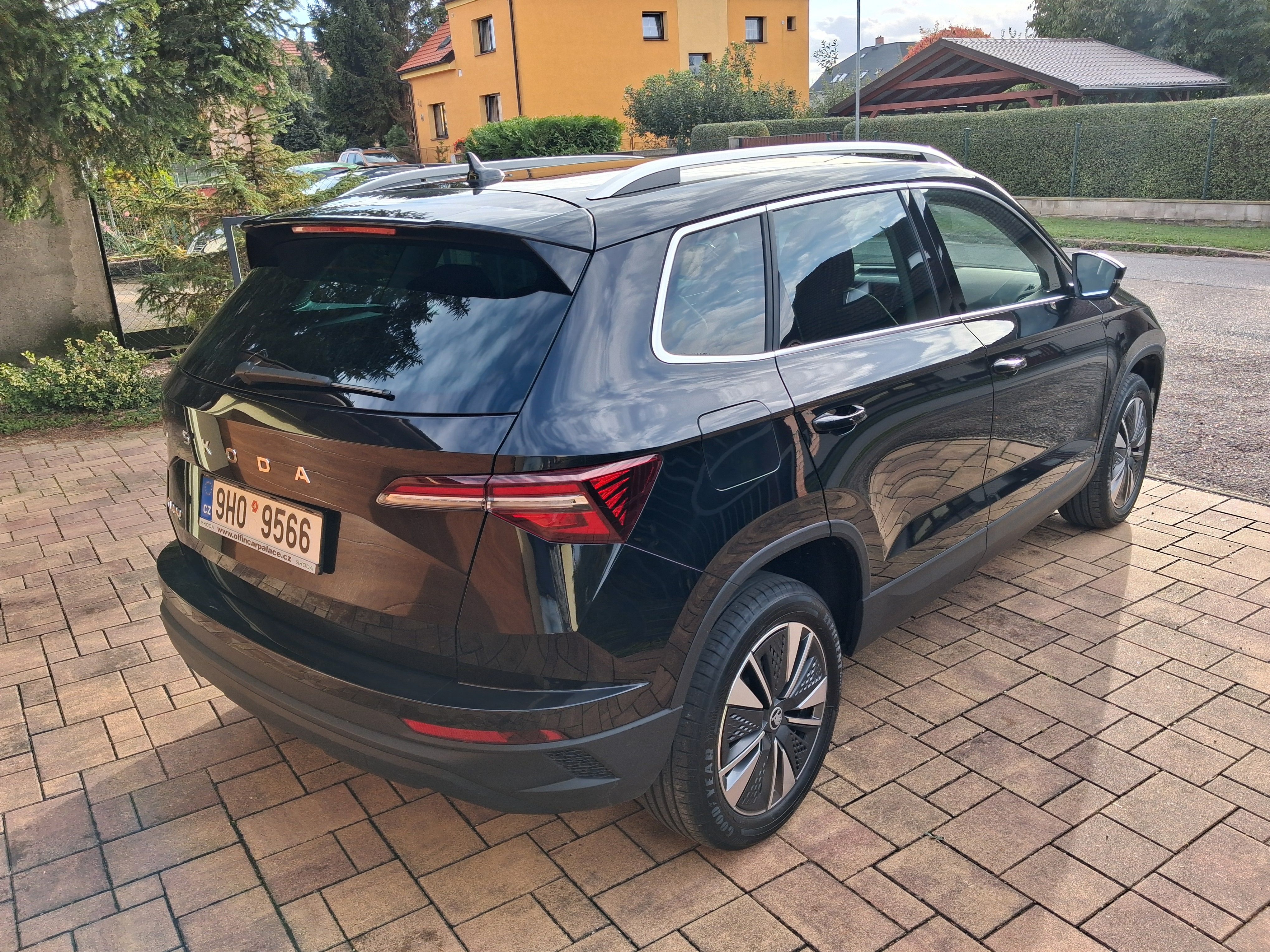Škoda Karoq, 1.5 TSi,DSG,ČR 12/25,17t km,TZ - fotka 4