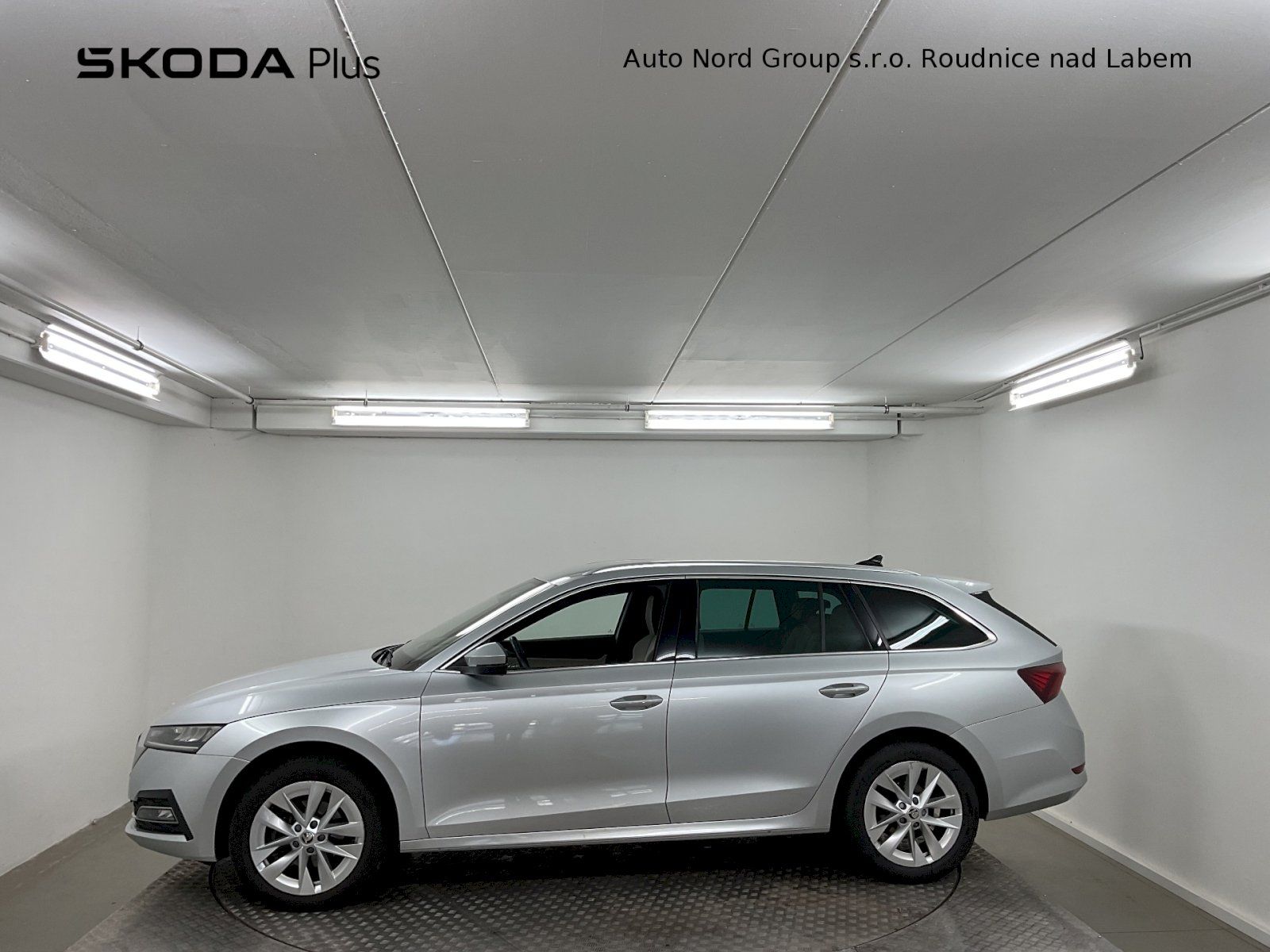 Škoda Octavia, OCTAVIA COMBI STYLE 2,0 TDI 11 - fotka 3