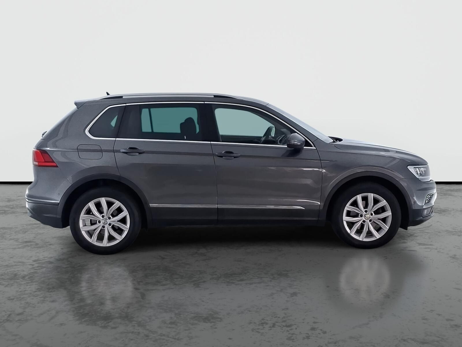 Volkswagen Tiguan, 1.5 TSI, Automatická klima - fotka 6