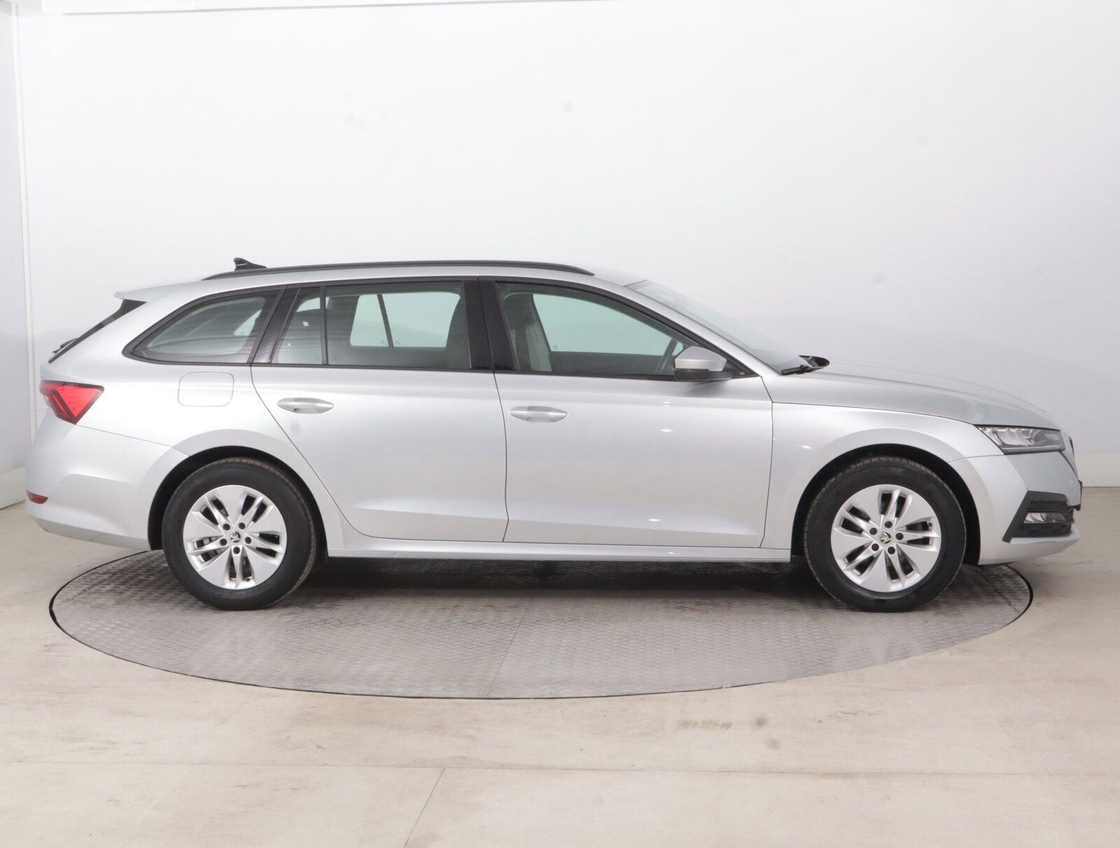Škoda Octavia, 2.0 TDI, Ambition, ČR,1.maj - fotka 6