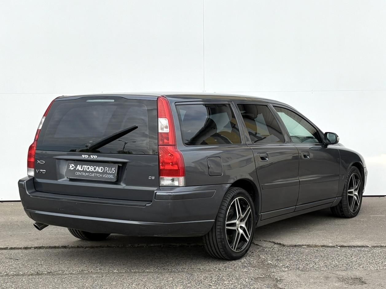 Volvo V70, 2.4 D5 136kW AT - fotka 2