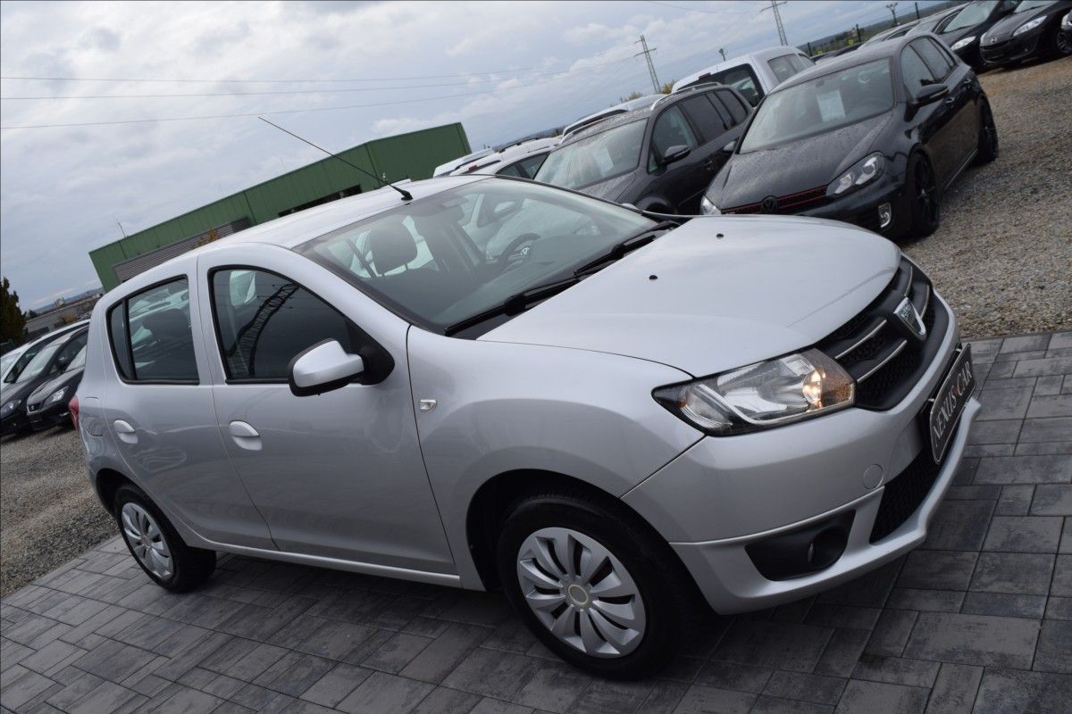Dacia Sandero, 1,2 i 55KW PO SERVISE - fotka 4