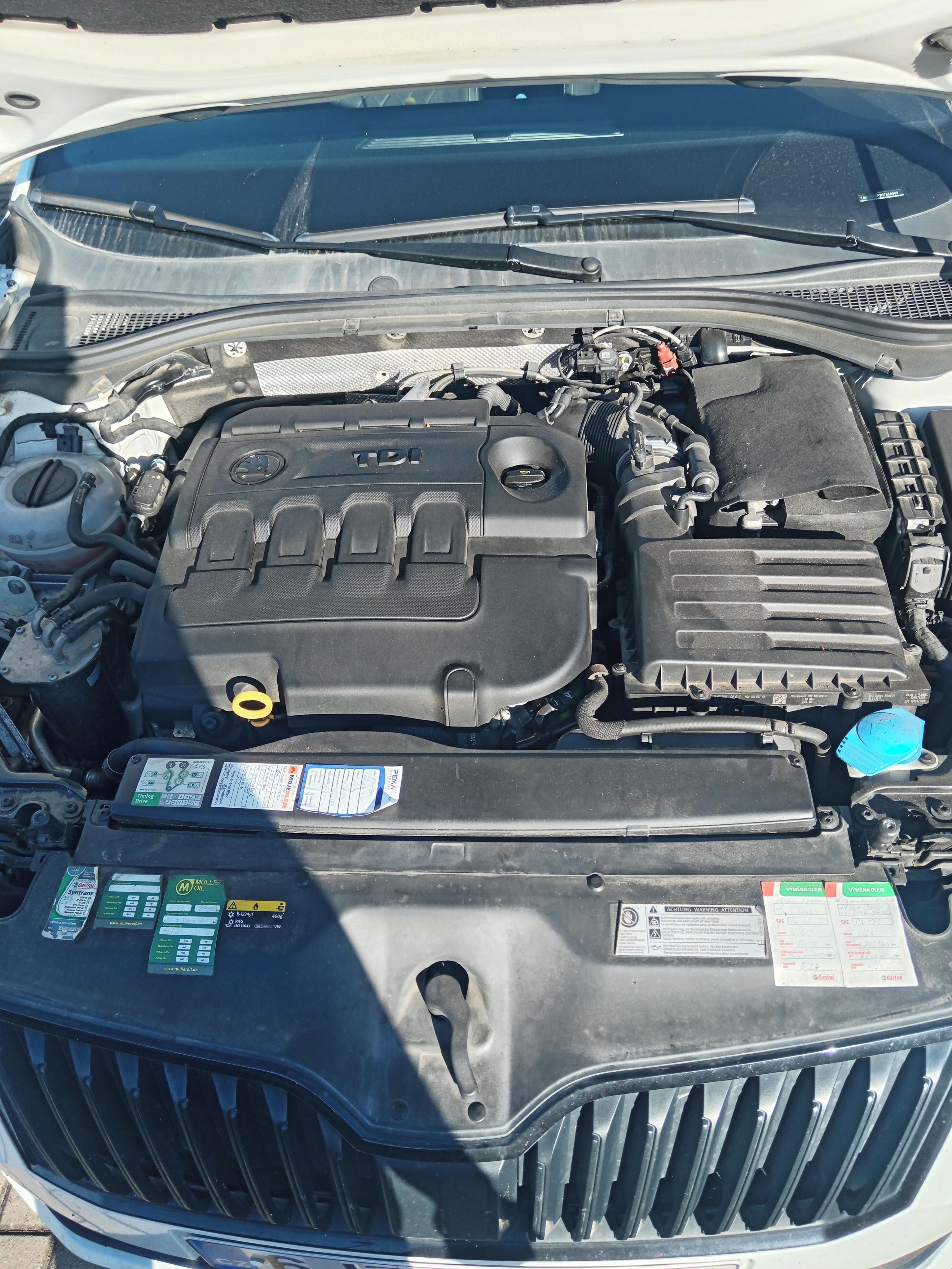 Škoda Superb, 2.0 tdi, Sportline, dsg - fotka 4