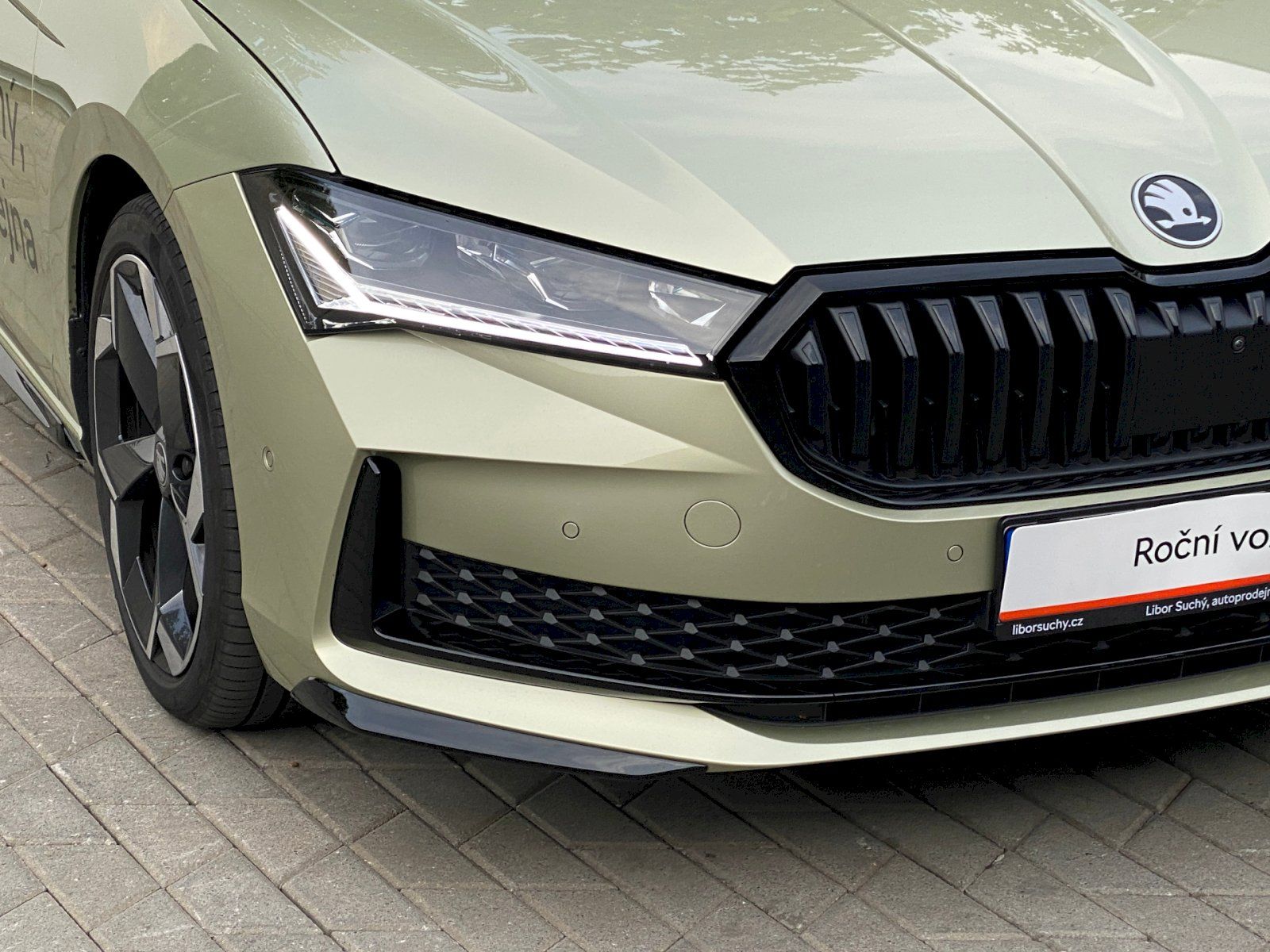 Škoda Superb, SPORTLINE 2.0 TDI 142 kW 4x4 D - fotka 6