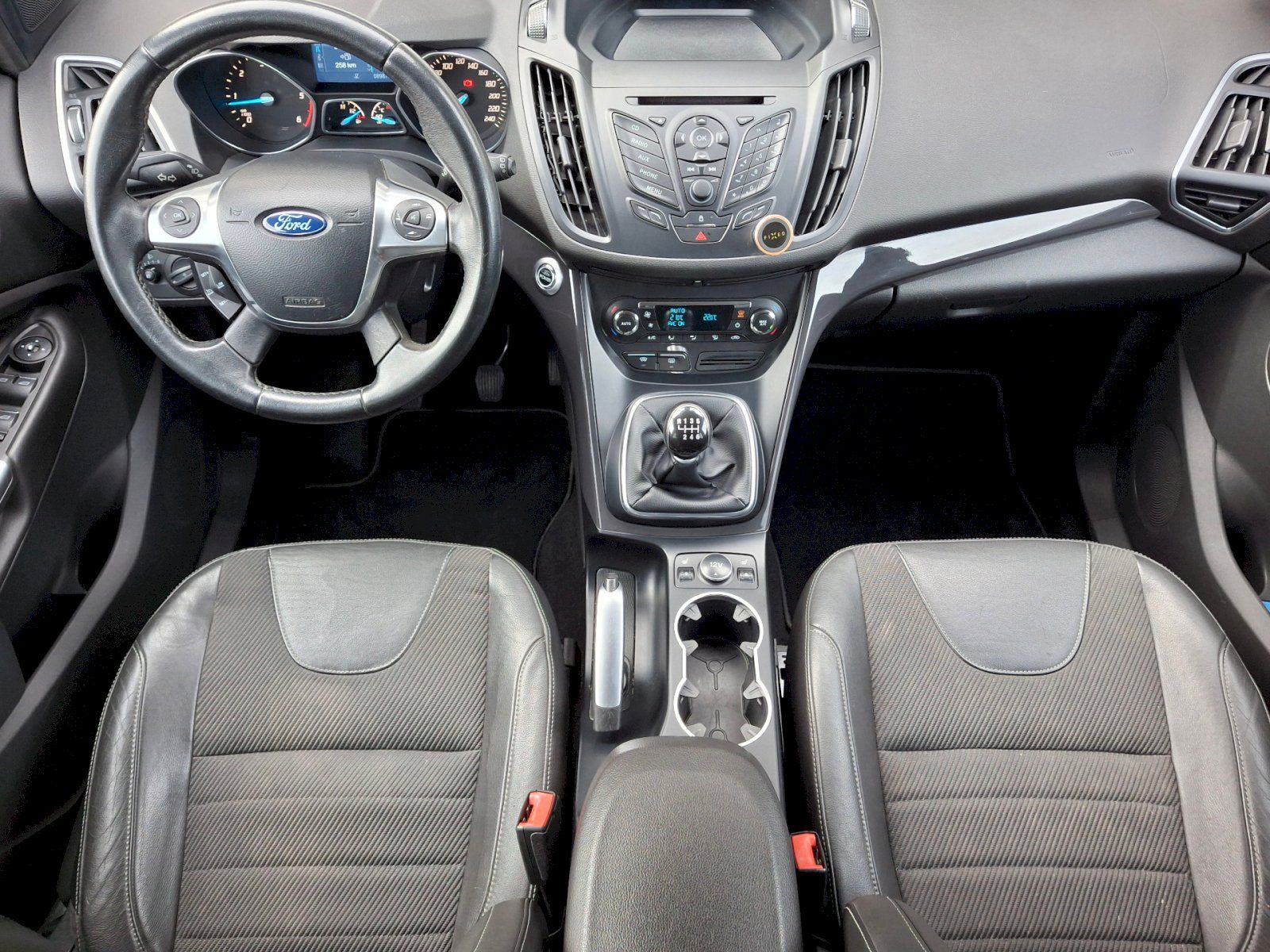 Ford Kuga, Titanium 2,0TDCi 103kW - fotka 5