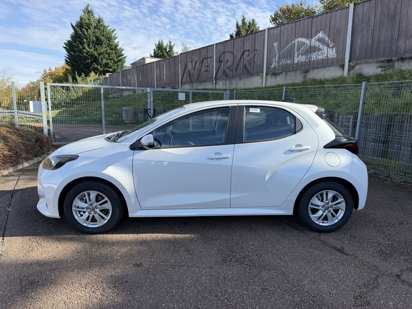 Toyota Yaris, 1.5 HEV 116k Comfort Business - fotka 6