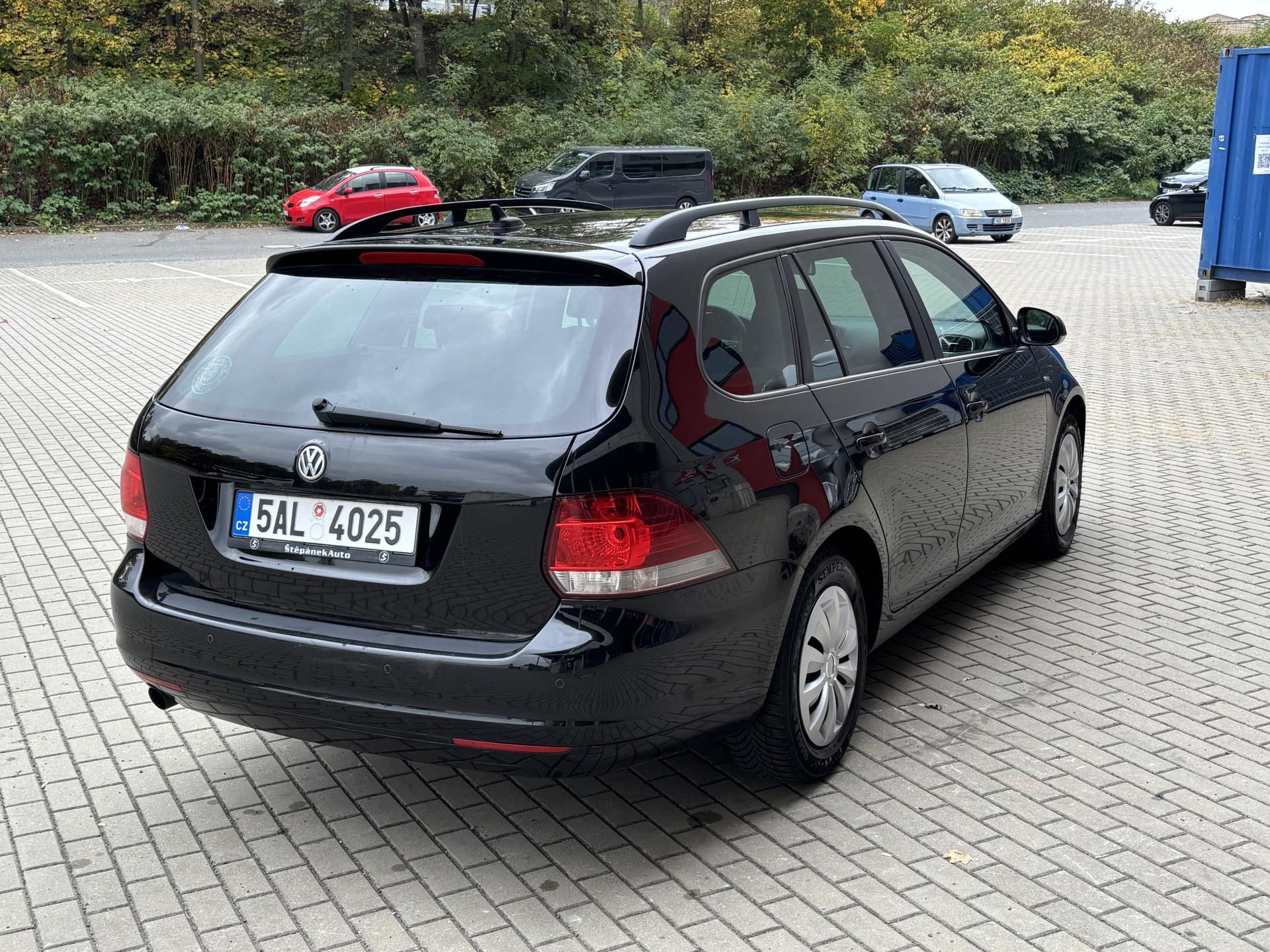 Volkswagen Golf, 1.6 TDI 77kw Manuál - fotka 5