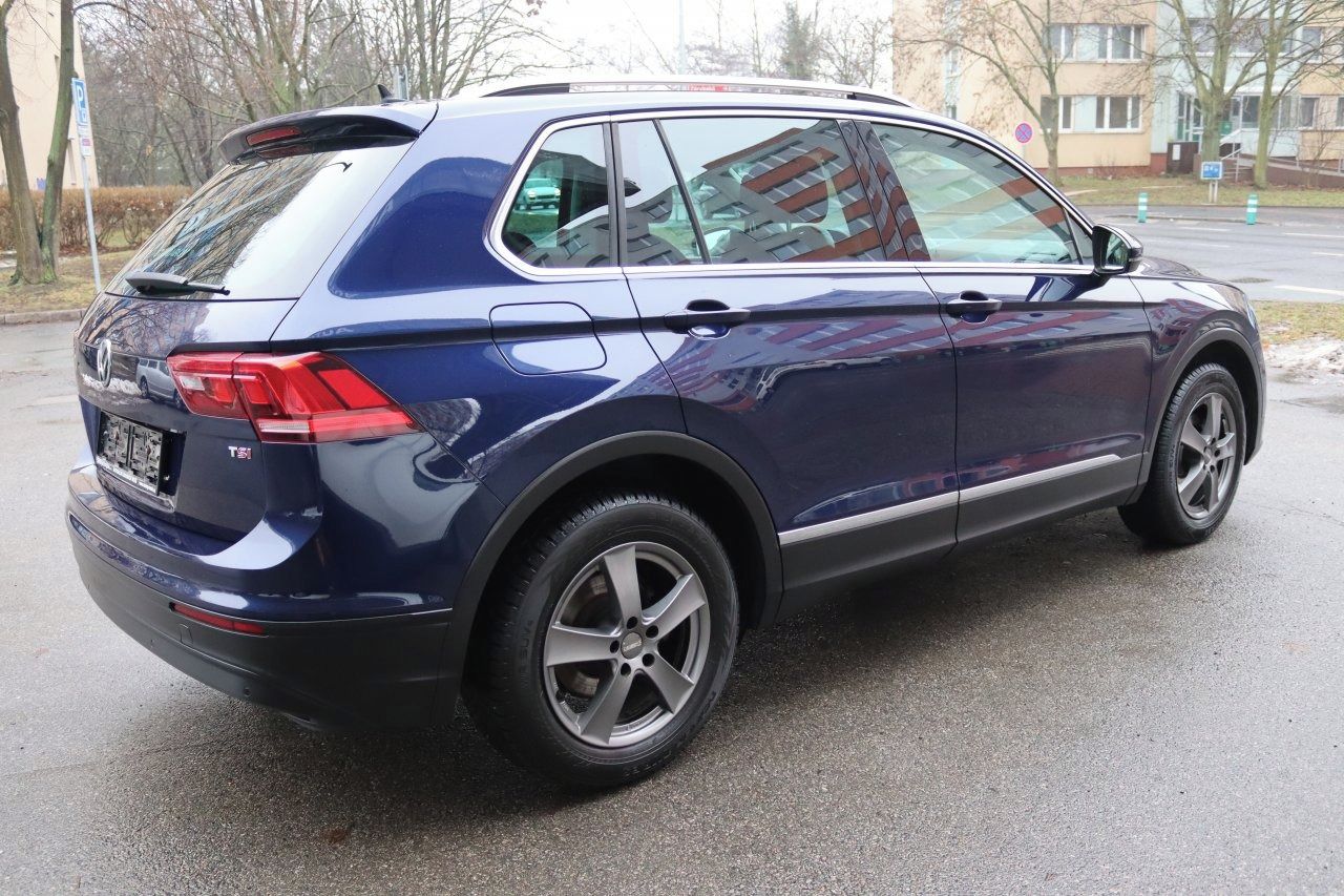 Volkswagen Tiguan, VW TIGUAN 1.4TSI 110kW - fotka 4