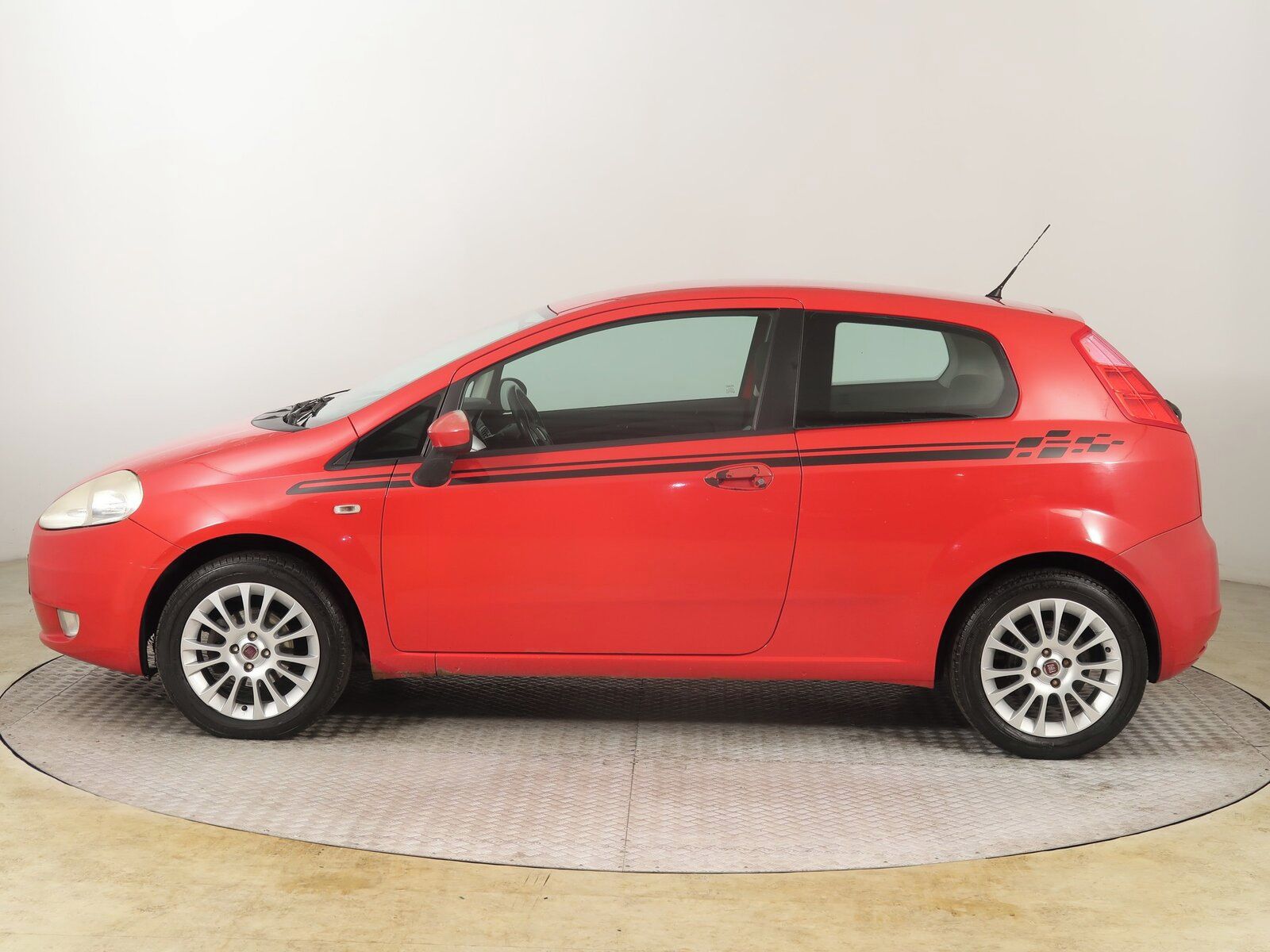 Fiat Punto, 1.4, po STK, zamluveno - fotka 3