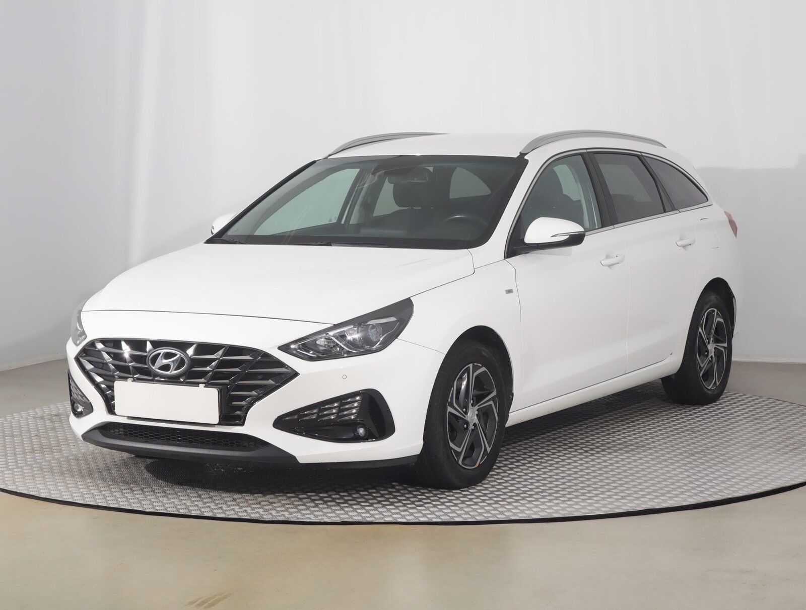 Hyundai i30, 1.5 T-GDI MHEV, Family - fotka 2