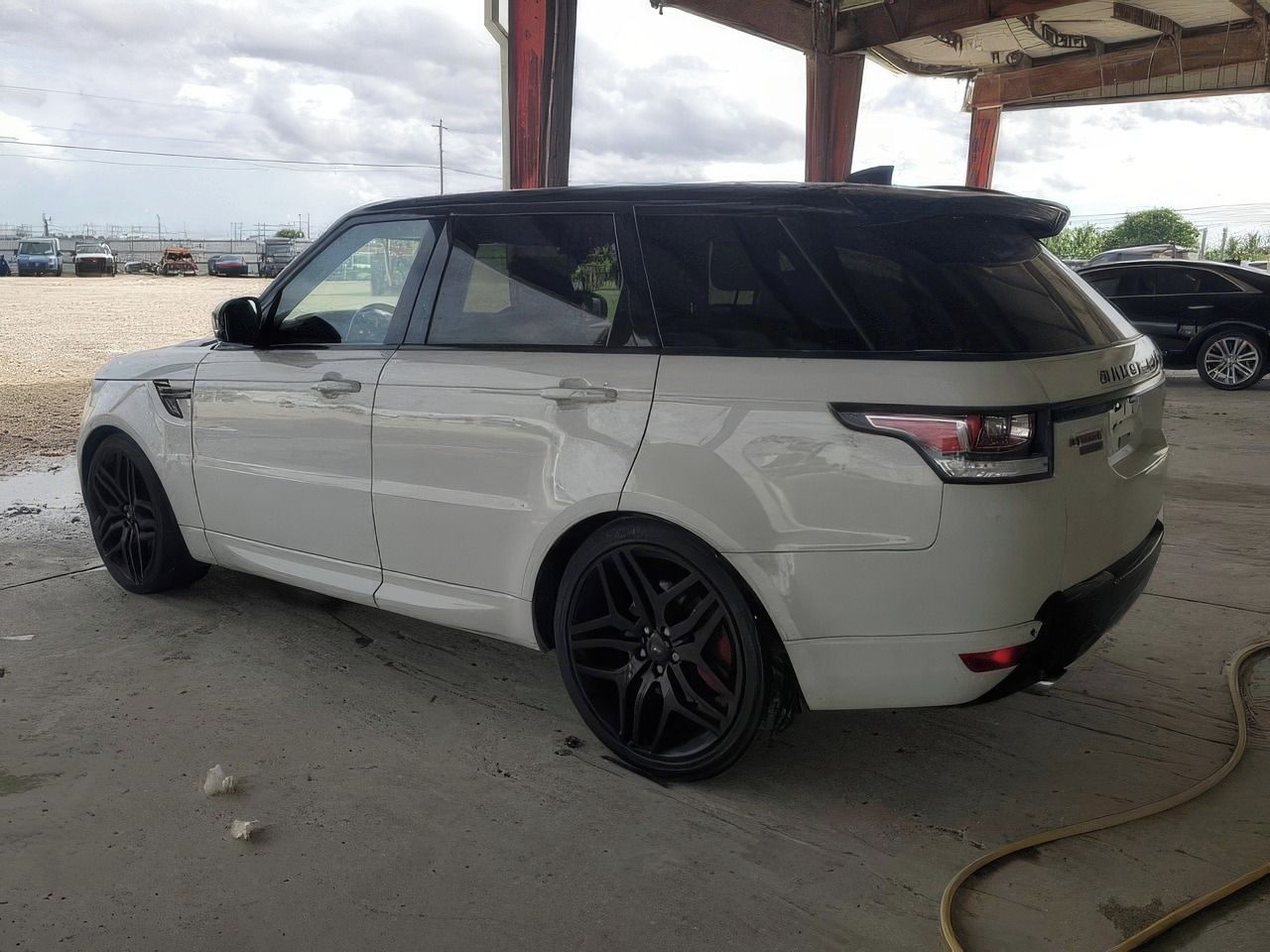 Land Rover Range Rover, Auto na cestě - fotka 3