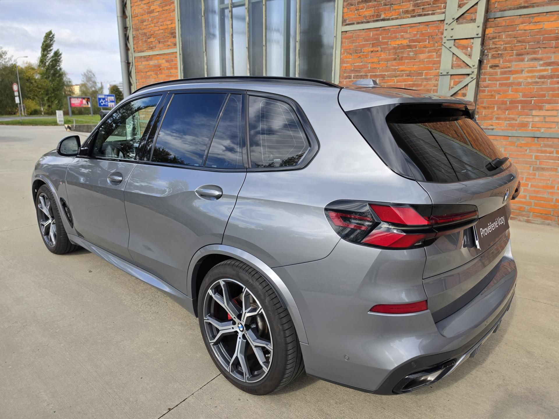 BMW X5, xDrive 30d M PAKET - fotka 3
