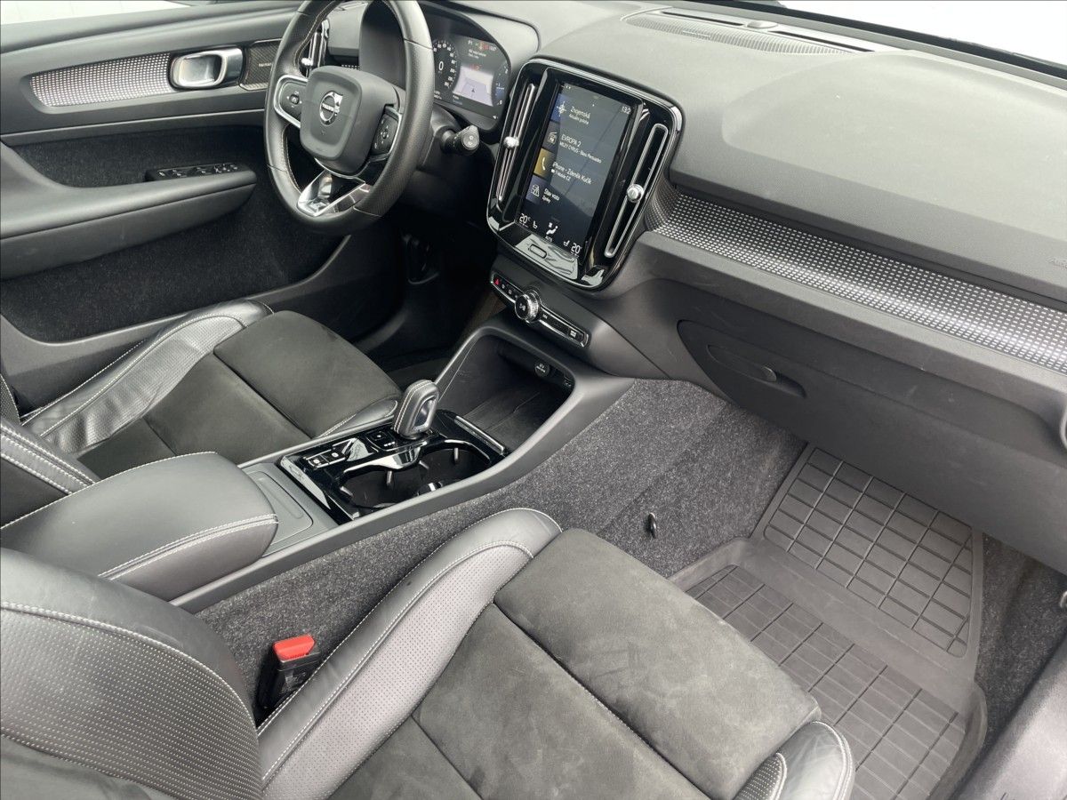 Volvo XC40, 2,0 D4 AWD R-Design Aut. - fotka 6