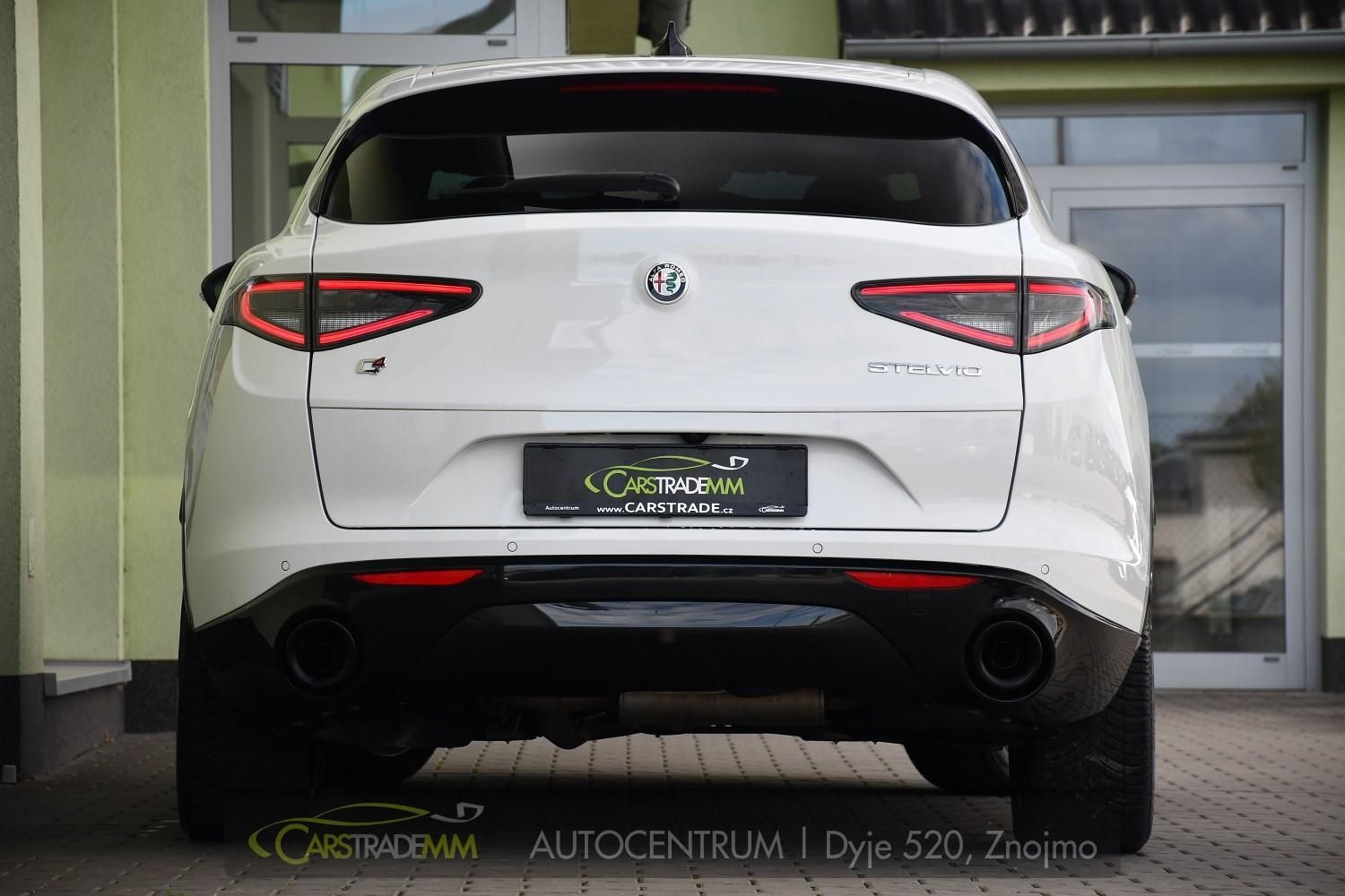 Alfa Romeo Stelvio, 2,2D 154kW VELOCE AT8-Q4 - fotka 4