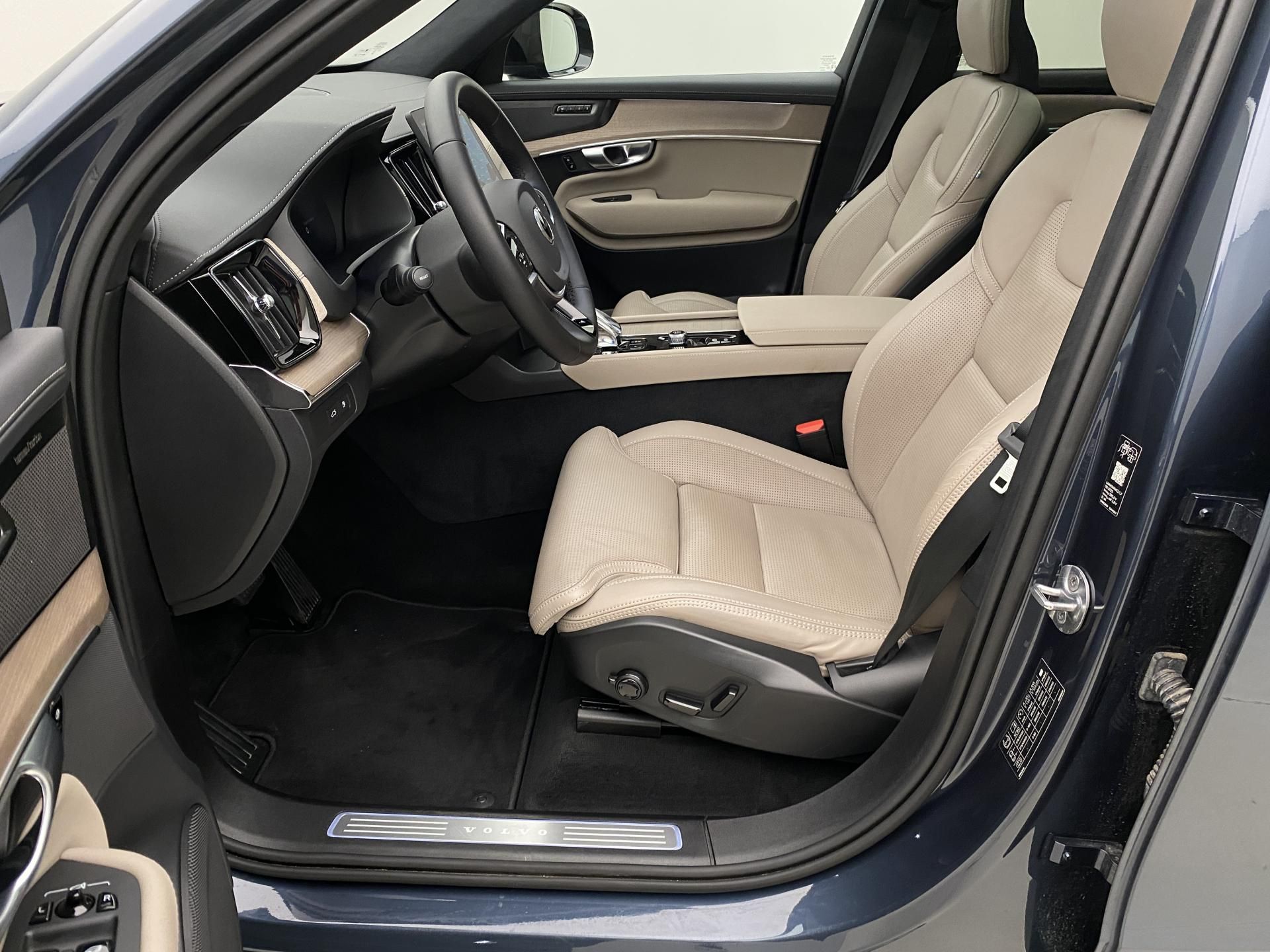 Volvo XC90, T8 AWD Plug-in DARK ULTRA - fotka 3