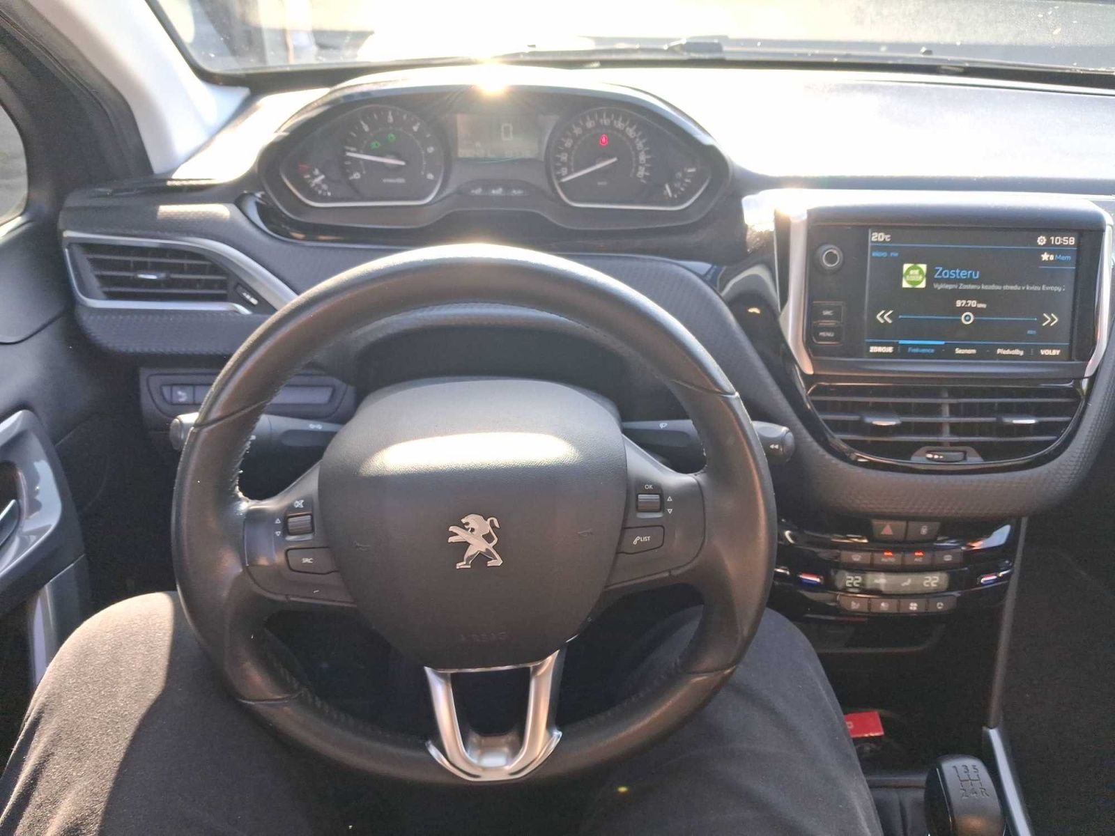 Peugeot 2008, 1.5 BlueHDi, ČR,1.maj - fotka 3