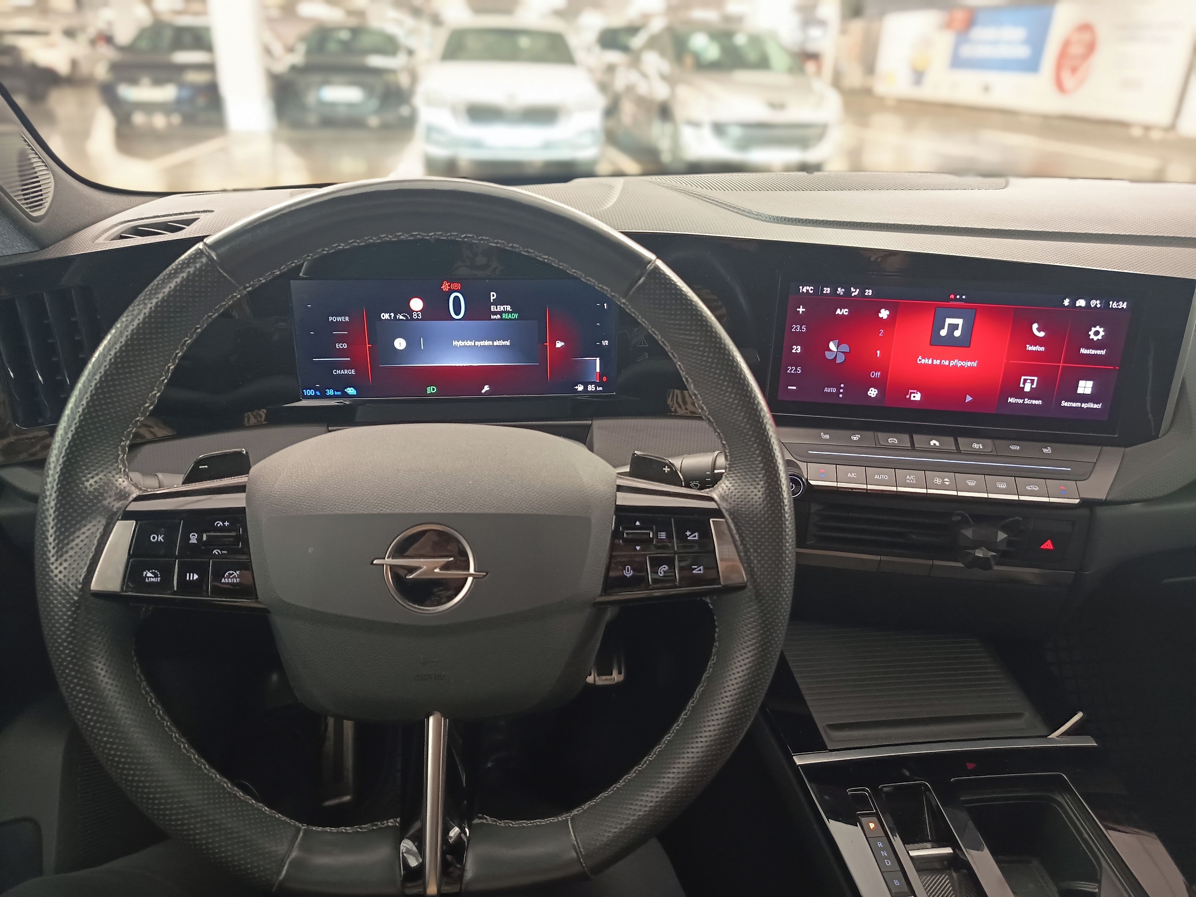 Opel Astra, Opel Astra 1.6 Plug-in Hybrid - fotka 2