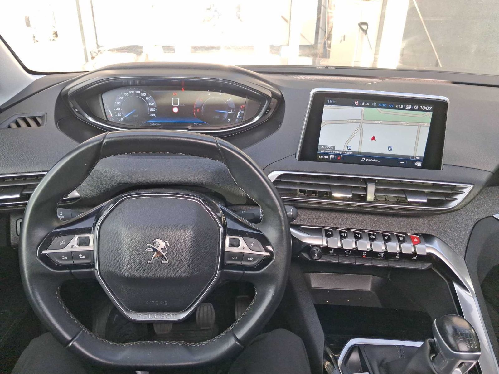 Peugeot 3008, 1.5 BlueHDi, Navi - fotka 3