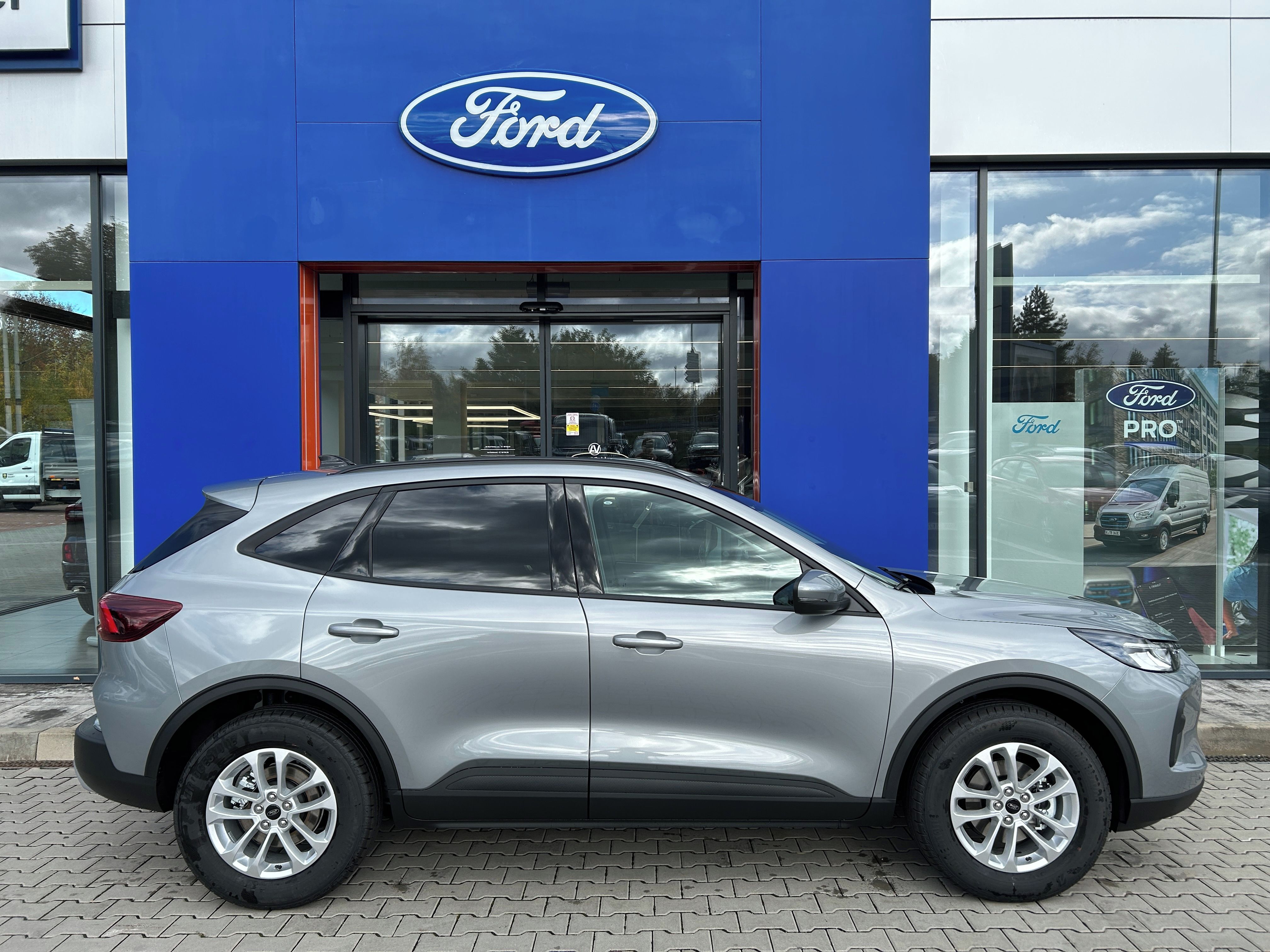 Ford Kuga, Titanium 1.5 EcoBoost 110 kW - fotka 3