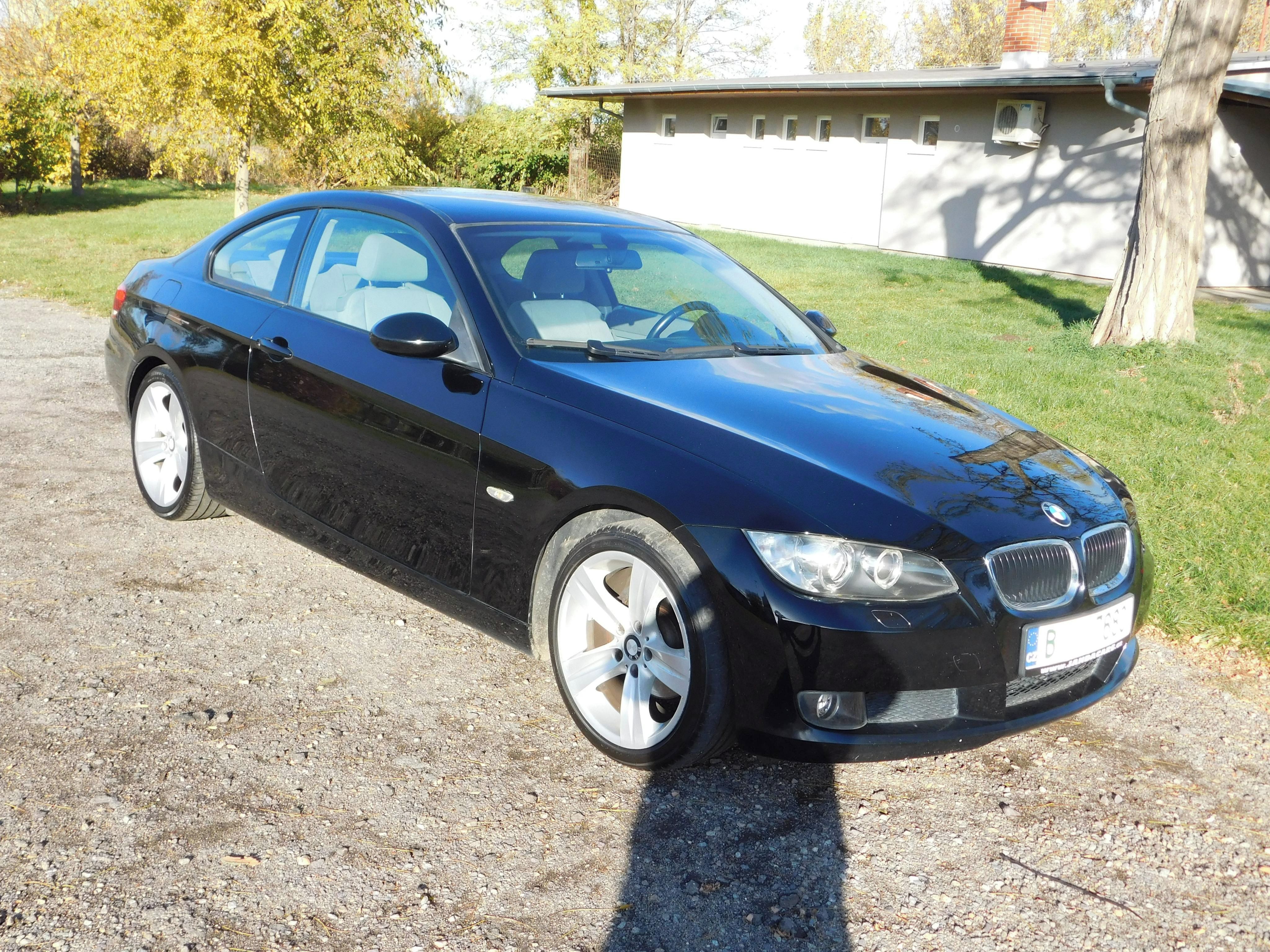 BMW Řada 3, e92,,výkon 125 KW,,MANUÁL - fotka 2