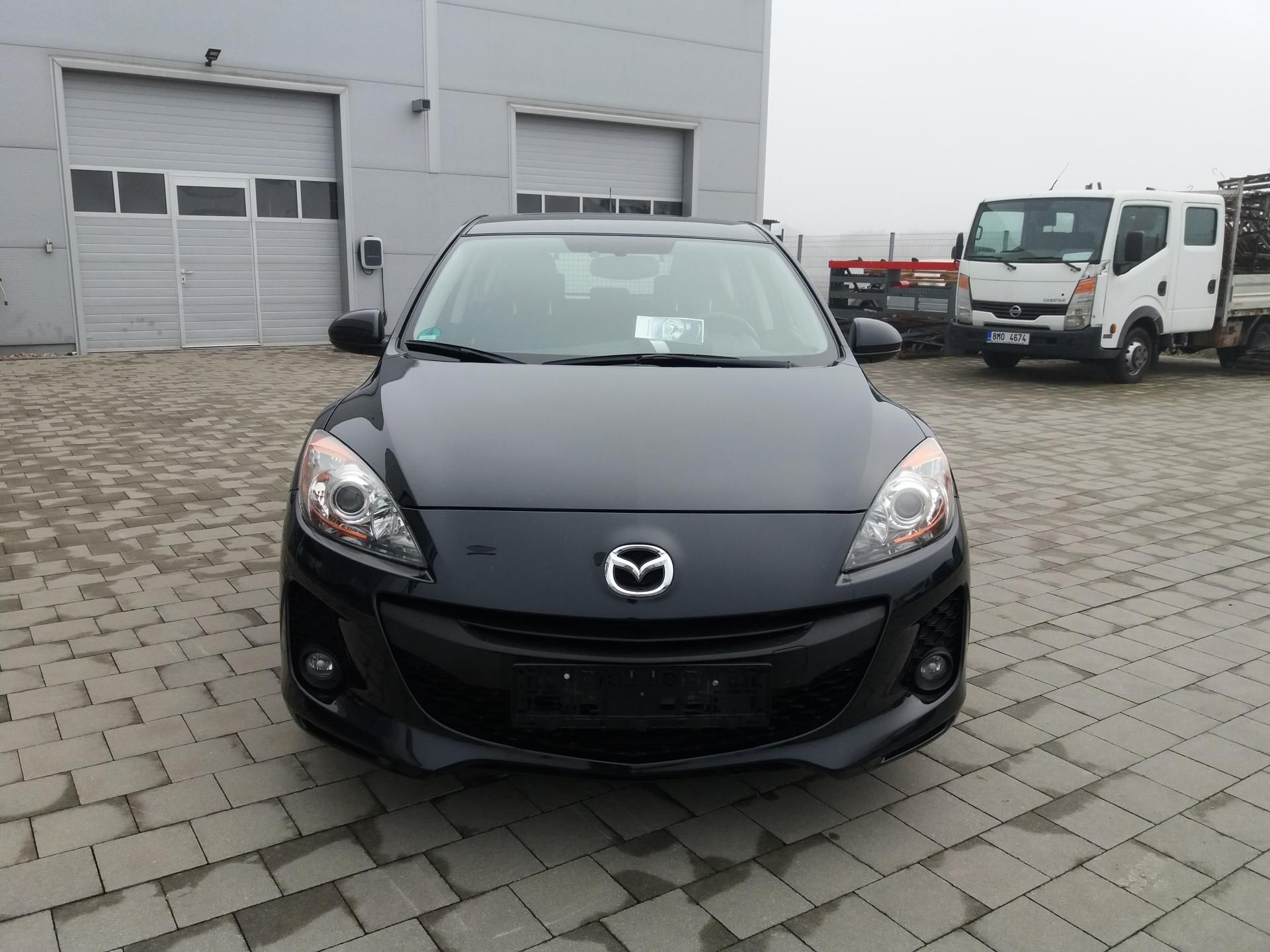 Mazda 3, 1.6i,77kW,VÝHŘEV.SEDA+ČEL.SKLO - fotka 2
