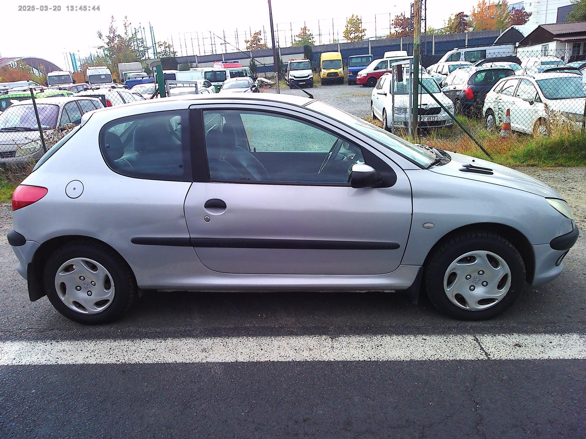 Peugeot 206, 2.0 HDi - fotka 6