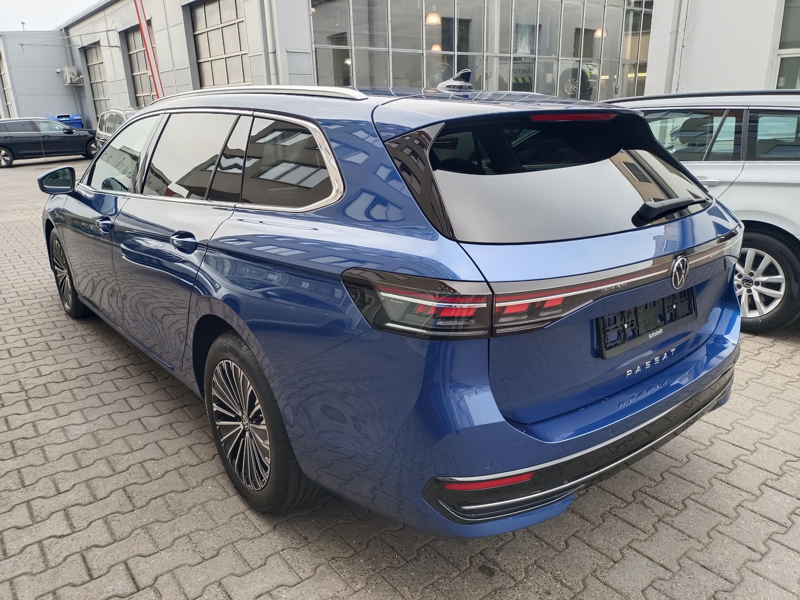 Volkswagen Passat Variant, TDI 110kW DSG Elegance Webasto - fotka 4